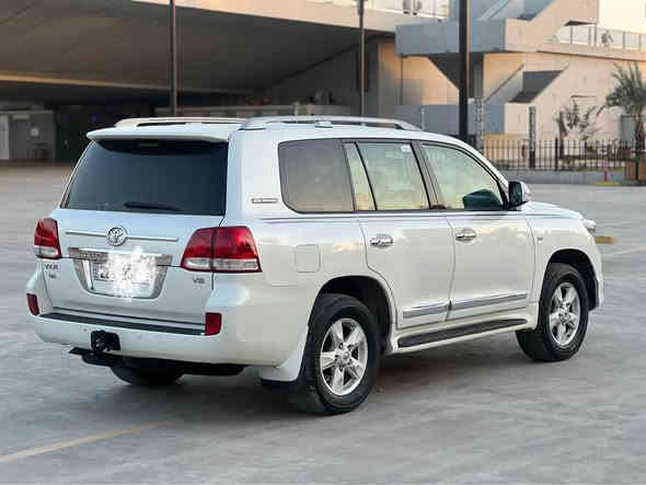 5700 فول مواصفات لكزز  

موديل 10

مكفولة كفالة عامة

بيها شخط مكانين 

الباقي كفالة 

ماشية 200

مكاني بغداد القادسية 

‭0777 485 9880‬

سعر 318 بغداد
