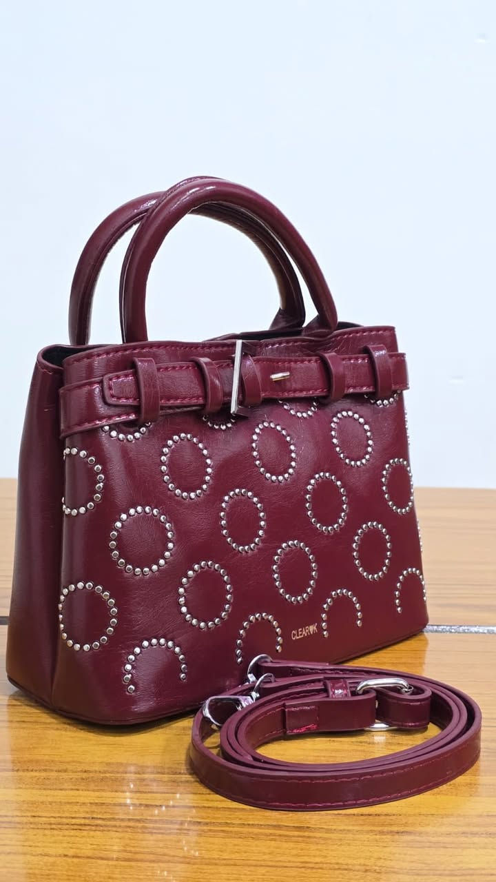 حقائب ماركات عالميه 
وشرط الفحص ماتعجبكم رجعوها
متأكدين من بضاعتنه 
كل الموديلات والالوان وتناسب كل الاذواق 
أسعارنا تميزنا 
نبيع أقل من المحلات والمولات 
العيد قريب وكولشي يوصل لباب بيتج وبدون ما تعبين 

للحجز والاستفسار مراسلتنا على الخاص


**إذا كنت صاحب هذا الإعلان وتريد حذفه لأي سبب، رجاءا أرسل رسالة إلى الدعم الفني**