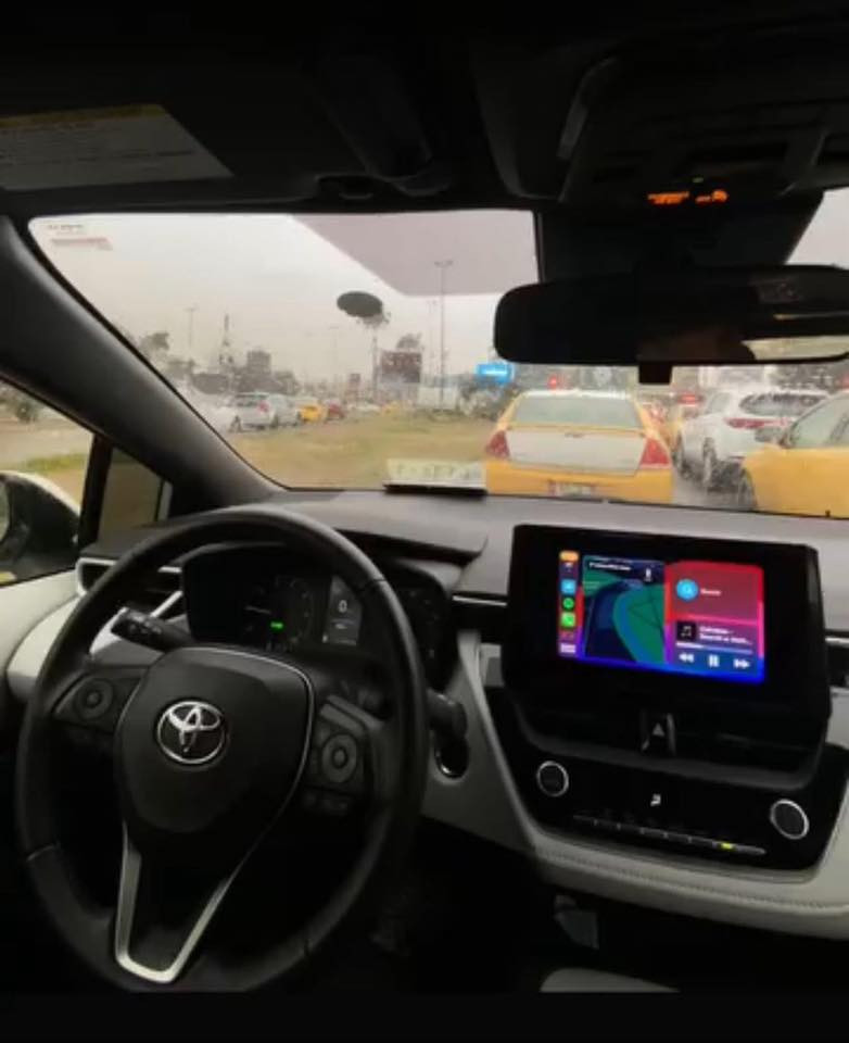 السلام عليكم.
كورلا هايبرد 2023 sport  se premium awd. امريكي فول موصفات 
اللون ابيض صدفي.
دفع رباعي. 
رادارات .
ويل اسود رياضي.
كشنات رياضي. داخل ابيض واسود.
ماشيه 50 الف كيلو (ماشيه ٧ الف هنا بس) دخول قبل سنه باسمي. 
الحادث موجود بالصوره  .
175 وبيها مجال . 
 واتساب *********** .
