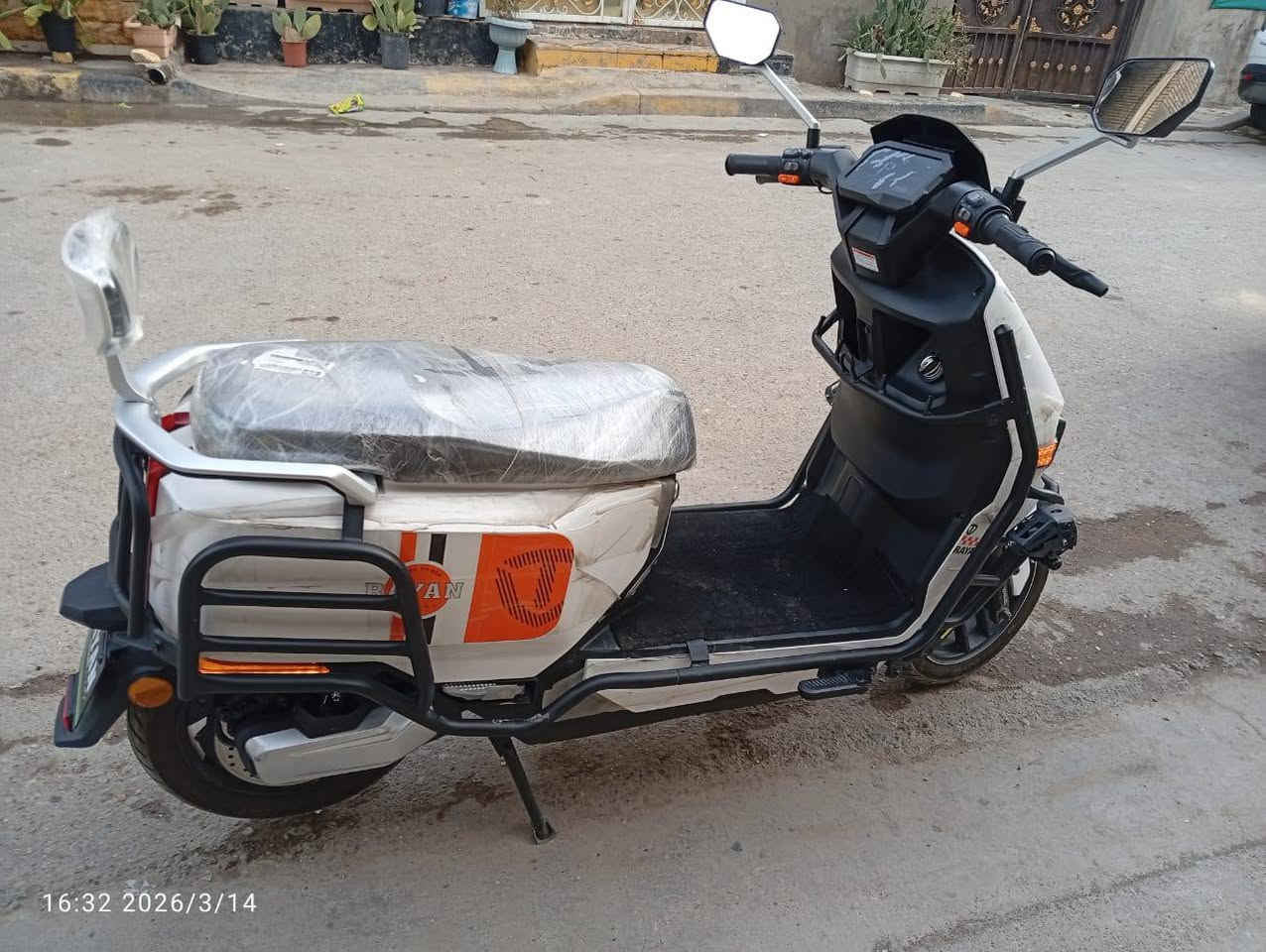 دراجه شحن
اخت الجديده 
الريان وحش الكون 
شخط ما بيه 
خير من الله 
مكان الدراجه الشعب  الصحه 
رقم صاحب الدراجه ‏‪0772 268 4639‬‏
