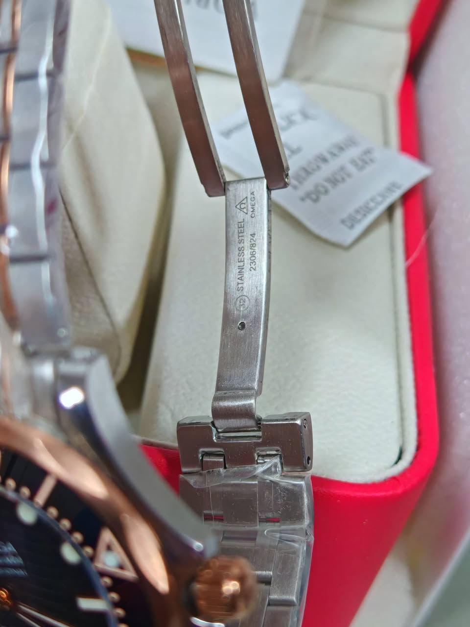 مزاااااااااد مزاااااااااد 
لدينا لكم اليوم مزاااااااااد جديد لساعه فخمه وانيقه الساعه اوميكا سي ماستر  ماستر كوالتي اوتماتيك كامله المرفقات مع الظمان سنه كامله 

فتحة باب الساعه 40 دولار واقل رفعه 5دولار 
يبدا المزاد الان وينتهي ساعه 4 فجرا 

الساعه اوتماتيك 
منفذ شهري
طوق دوار
عقارب لامينوس 
قطر 42
قفل بحري
بدن ستانلس ستييل
مضاده للماء 300 متر
ظهر كشف
طلاء ثابت
زمبلك مختوم
بوك مختوم
تأتي كامله المرفقات مع الظمان سنه كامله 
يوجد لدينا توصيل لجميع محافظات العراق


**إذا كنت صاحب هذا الإعلان وتريد حذفه لأي سبب، رجاءا أرسل رسالة إلى الدعم الفني**