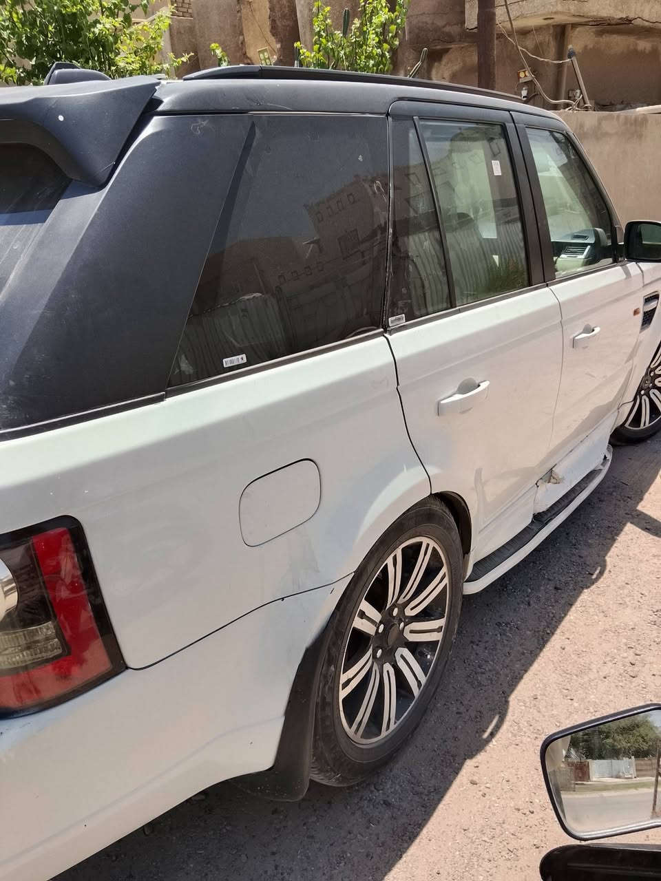عندي سياره رانج روفر للبيع والمراوس موديل ٢٠٠٩ محدثه ١٣ أصولية جاهزه سعرها ٩٠ ورقة موبايل ***********
