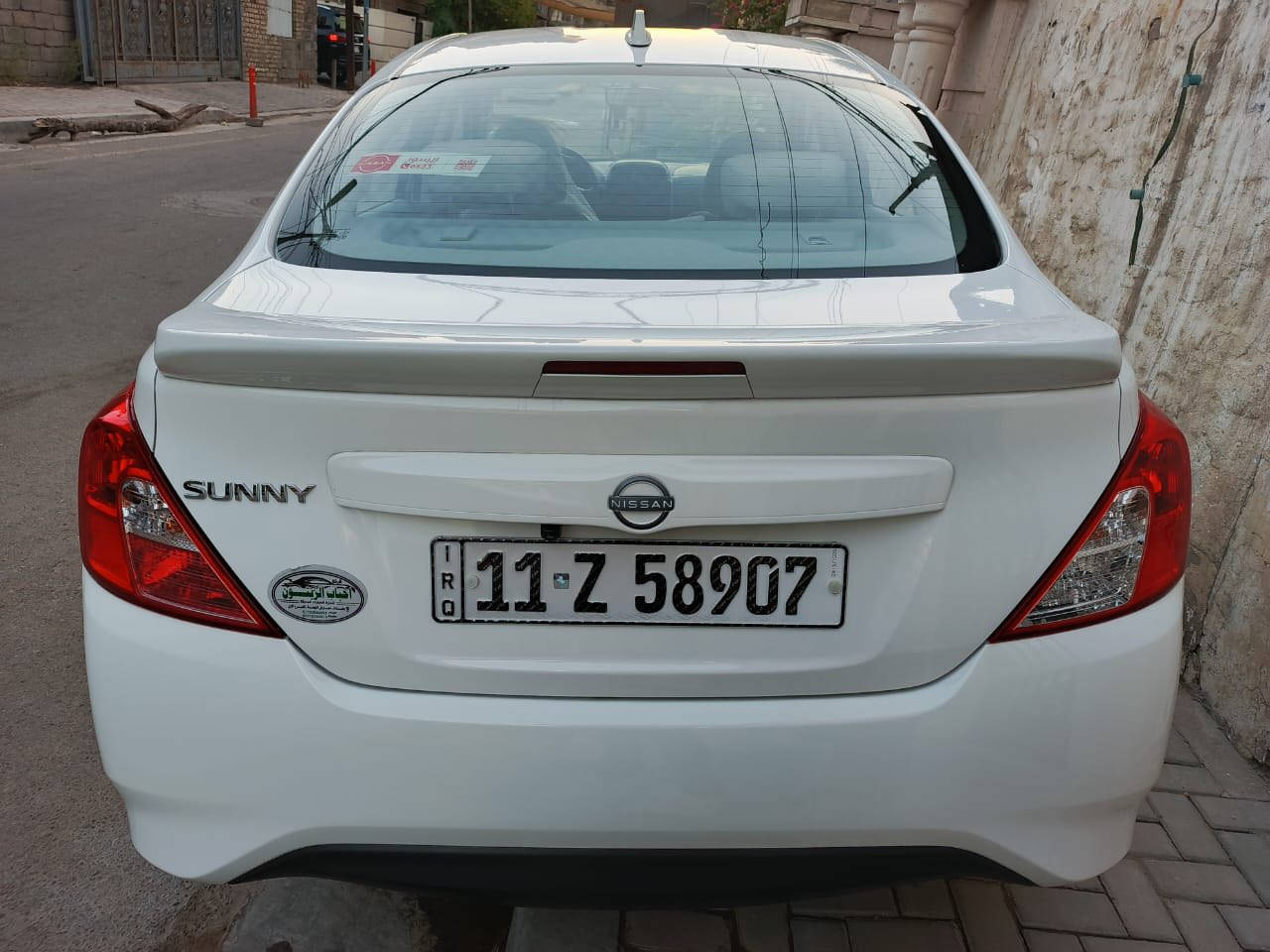 السلام عليكم 
نيسان سني 
موديل 24 
ماشيه 10000 فقط 
بيها صبغ جاملغ وبنيد اثر طخه مال دراجه خفيفه كلش بله اي دواخل
سياره نضيفه وممتعوبه ابد 
بليته الزركه المرغوب 
هندي
تحكم ستيرن وشاشه
سبير منازل ابد 
السياره داخله بلضمان 
مكانها الكراده داخل
***********
