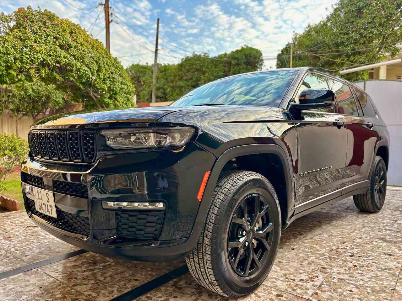 جيب بلاك توب موديل 2024 رقم بغداد باسمي محرك 6 سلندر 7 راكب فول عدا فتحه حادثه موضح بالصوره مواصفاته ردار امامي خلفي كشنات جلد حساس قياده ذاتي ماشيه 17 مكاني بغداد الاطباء  قرب شارع  المطار  السعر 245 

***********
