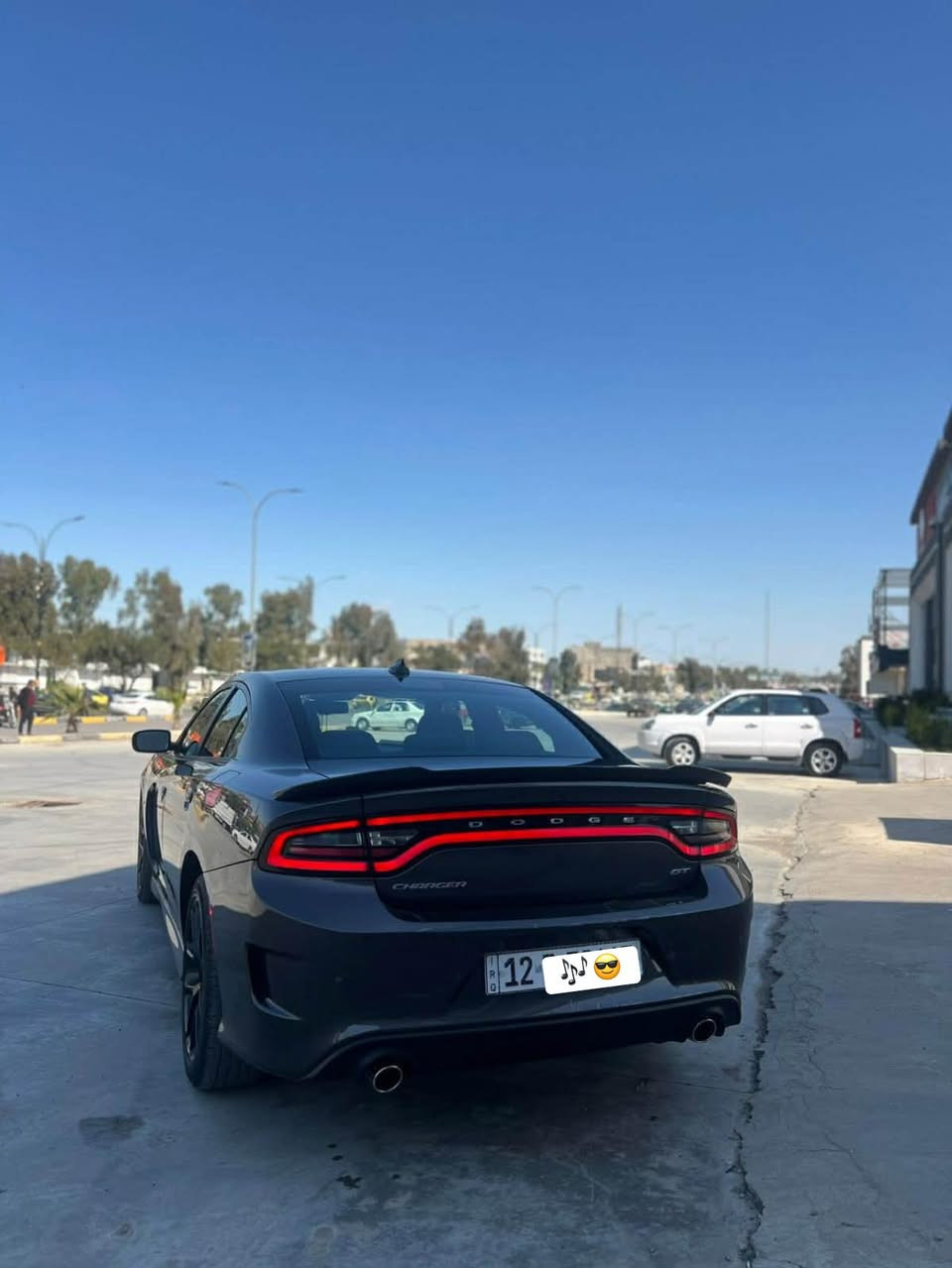 السلام عليكم 
جارجر جيتي اصل وفصل 
موديل 22
للبيع فقط بدون مراوس 
ماشي 22 ميل 
ضرر جاملو امامي وشبر بل بوند 
وكلير أمريكي جاملو النفر
مواصفات الجيتي معروفه 
شفتات استيرن 
شاشه كبيره 
كار بلي
ويل اصلي ٢٠ 
السيار مكانها الموصل 
والسعر مناسب 225 وبيها اشويا مجال الشراي يتصل عل الأرقام 
***********
***********
السياره كلش جديده
