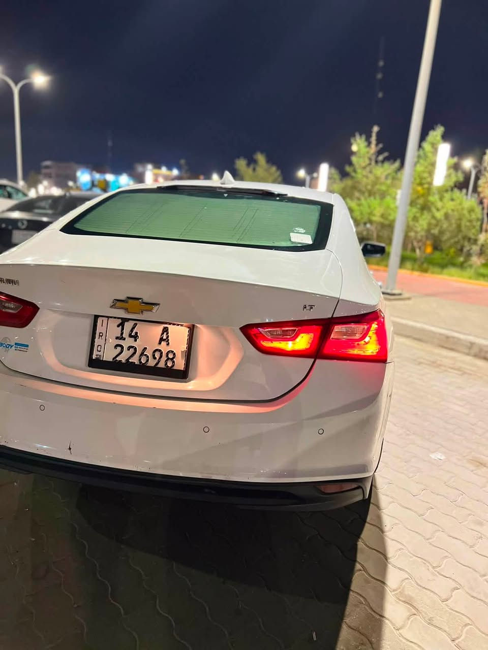 سلام عليكم
ماليبو LT2 اعلى فئة بالماليبو 2018 كير At المرغوب مو cvt 
رقم انكليزي جديد هزه وسنوية قبل 3اشهر كملتهه بسمي تحويل مباشر 
فول مواصفات حساسات امامية خلفية
رادار امامي
تنبيه اصتدام
نقاط عمياء
بانورما كامل السقف
عينتها شاشة مو رقمية
دواخل جلد جملي
ابل كار بلي
كشنات كهربائي اثنينهن
تدفئة كشنات
نظام سماعات Bose
وبعد هواي مواصفات
السيارة جديدة بالكارتون استخدام شخصي
حادثها جاملغ وبنيد ايرباك ستيرن وبردة
السيارة مسويلهه ادامة كامله قبل اسبوع نوزلات ابلكات عبوة كامله تايرات تصفير فلنجات دسكات  حدادة تخبل دهن مكينة ودهن كير كلة جديد بشركة الجزيرة تجي وتشوف دفترهه ما شايفة الدهن العادي 
السيارة مال بيت كلش نضيفة ماشية 101 كم
***********
السعر 100 قفل
