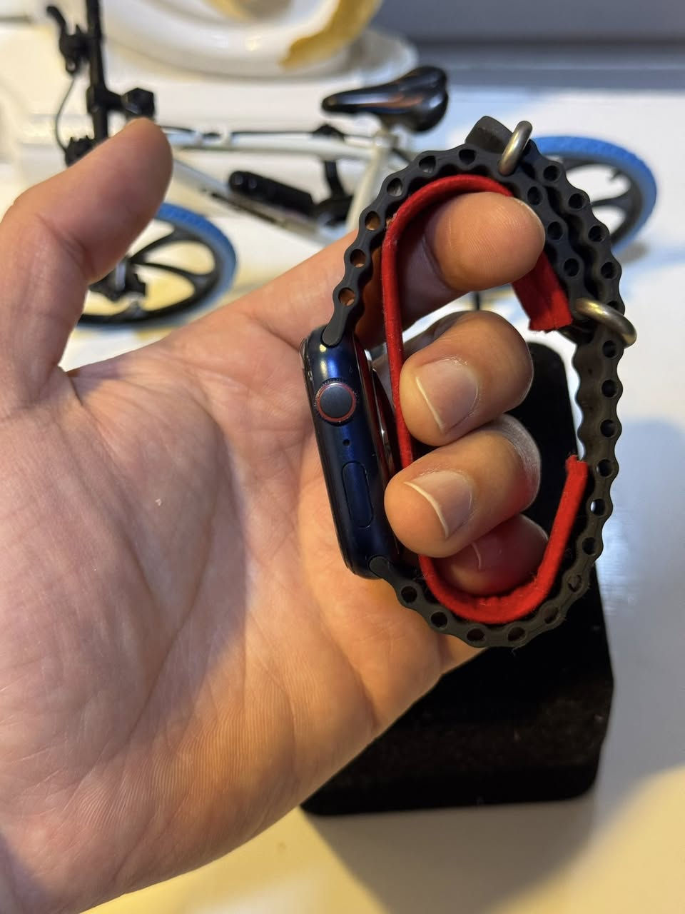 جيل 6 
حجم 44 
يدعم e_sim مو نسخة العادية 
بطارية 82
لون نيلي 
بدون حساب


**إذا كنت صاحب هذا الإعلان وتريد حذفه لأي سبب، رجاءا أرسل رسالة إلى الدعم الفني**