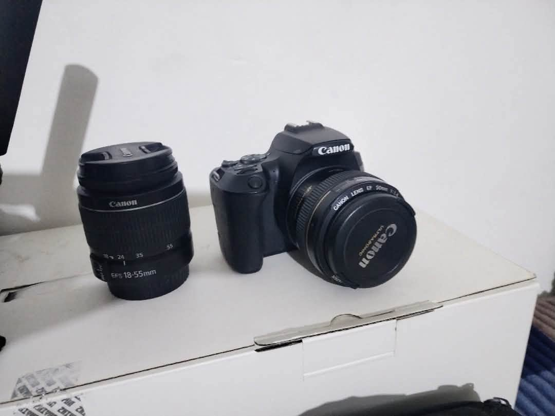 📸 للبيع | Canon D250 + Ronin Gimbal
عدة تصوير متكاملة بحالة ممتازة، مناسبة للتصوير الاحترافي وصناعة المحتوى.
✅ Canon D250 نظافة 90% ✅ عدسة 24-70mm ✅ عدسة 50mm ثابتة (Prime Lens) ✅ Ronin Gimbal (المثبت الظاهر بالصورة) ✅ جميع المعدات تعمل بكفاءة عالية وجاهزة للاستخدام.
🔹 مناسبة للتصوير الفوتوغرافي، الفيديو، الإعلانات، وصناعة المحتوى. 🔹 استخدام شخصي وحالة جيدة جداً. 🔹 لا تحتاج أي صيانة.
📍 الموقع: [بغداد]  📩 للاستفسار والمفاوضة على الرقم الاتي :***********
