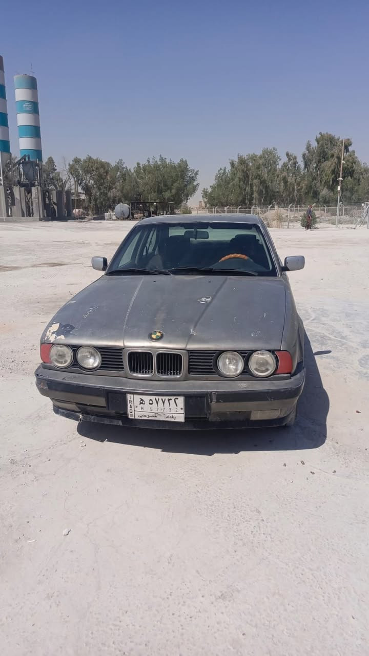 السلام عليكم بي ام دبليو 525 مكينه اصل 25 كير مكينه حداديه كله جديد وتايرات تخم كامل لون رصاصي السياره سنويتها منتهيه صارها سنه راعيها يمي عنواني نجف بدون تبريد السياره اطلع بيها تراي وين مايعجبك عوزها صبغه السياره السعر 36 
سنه الصنع 92 رقمي وعنوني نجف ***********
