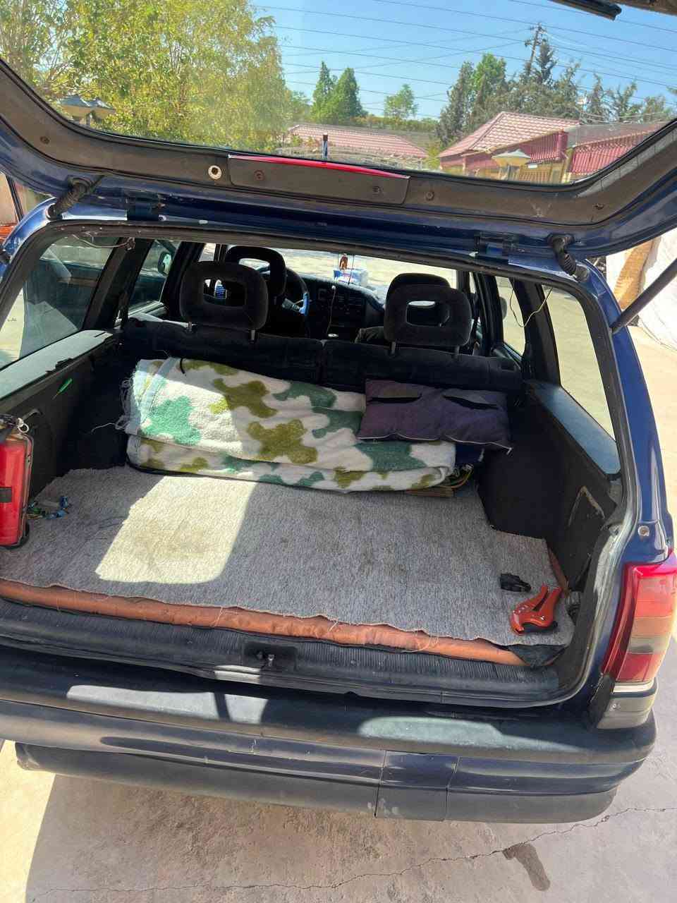 اوميكا ٩٣
سنويه لل ٢٧
هزه شهر ٧ تنتهي
محرك فول لاتنقيص ولا تبخير
كير اوتوماتيك
مكان فلوجه
لايت امامي مكسور
صدر نص عمر
***********
