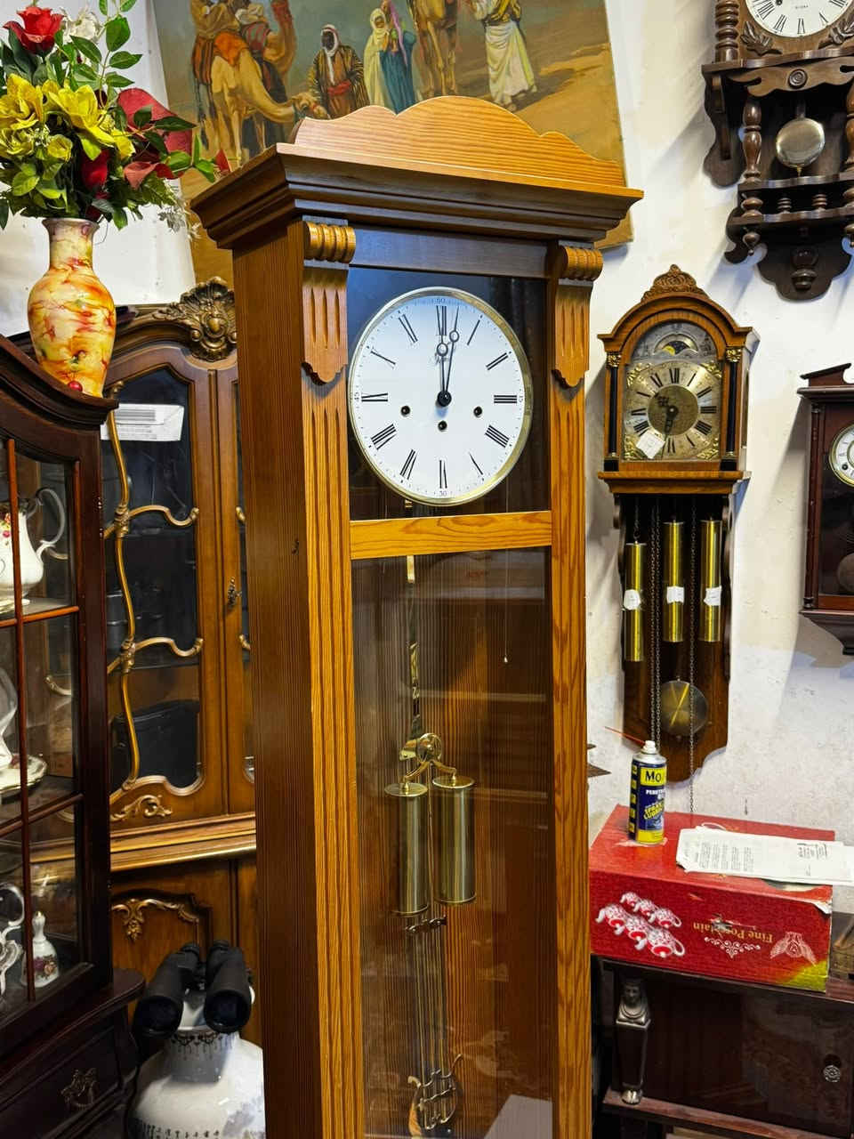 . ساعة بندولية أرضية (Grandfather clock) من ماركة هيرمل (Hermle) الألمانية، وتحديداً موديل "تشارلوت" دقاقه كل ربع ساعه تعلن الوقت مصنوعه من خشب الكرز.تتميز بهيكل خشبي صلب مع أجزاء زجاجية مشطوفة لإظهار البندول والأوزان النحاسية.يعمل هذا الموديل بنظام الأوزان الداخليه و (تكوِيك) كل 8 أيام.مكاني بغداد يوجد توصيل


**إذا كنت صاحب هذا الإعلان وتريد حذفه لأي سبب، رجاءا أرسل رسالة إلى الدعم الفني**
