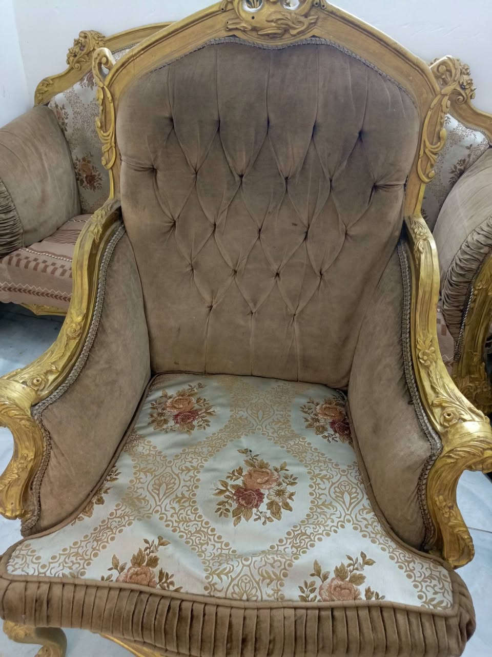 للبيع تخم ملكي نظيف التخم الجبير متكون من تخمين وصغير اربع اتخامه 
السعر 300 وبي مجال المنطقه الشعب خلف محكمه الشعب الرقم *********** والواتساب نفس الرقم
