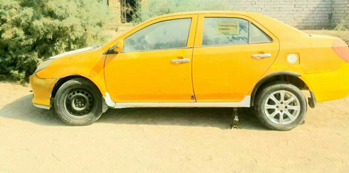 راعيها ميت سنويه ل ٢٧ بعدها مامنتهيه سعرها ١٣ وبيها مجال مكان السياره ديوانيه تجي تاخذها من البيت واسويلك مكاتبه بيها اتكفلك الطلب والسرقه راسلني خاص او اتصل *********** بي واتساب
