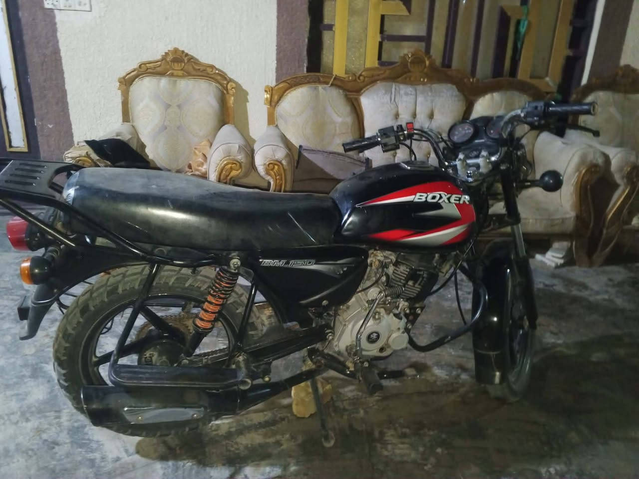 دراجه بوكسر2023للبيع كفاله أوراق اصولي عامه نضافه اكثر من الصور السعر مليون وميتين وبيه مجال كربلاء الحر قريه الشريعه الرقم اتصال ***********
