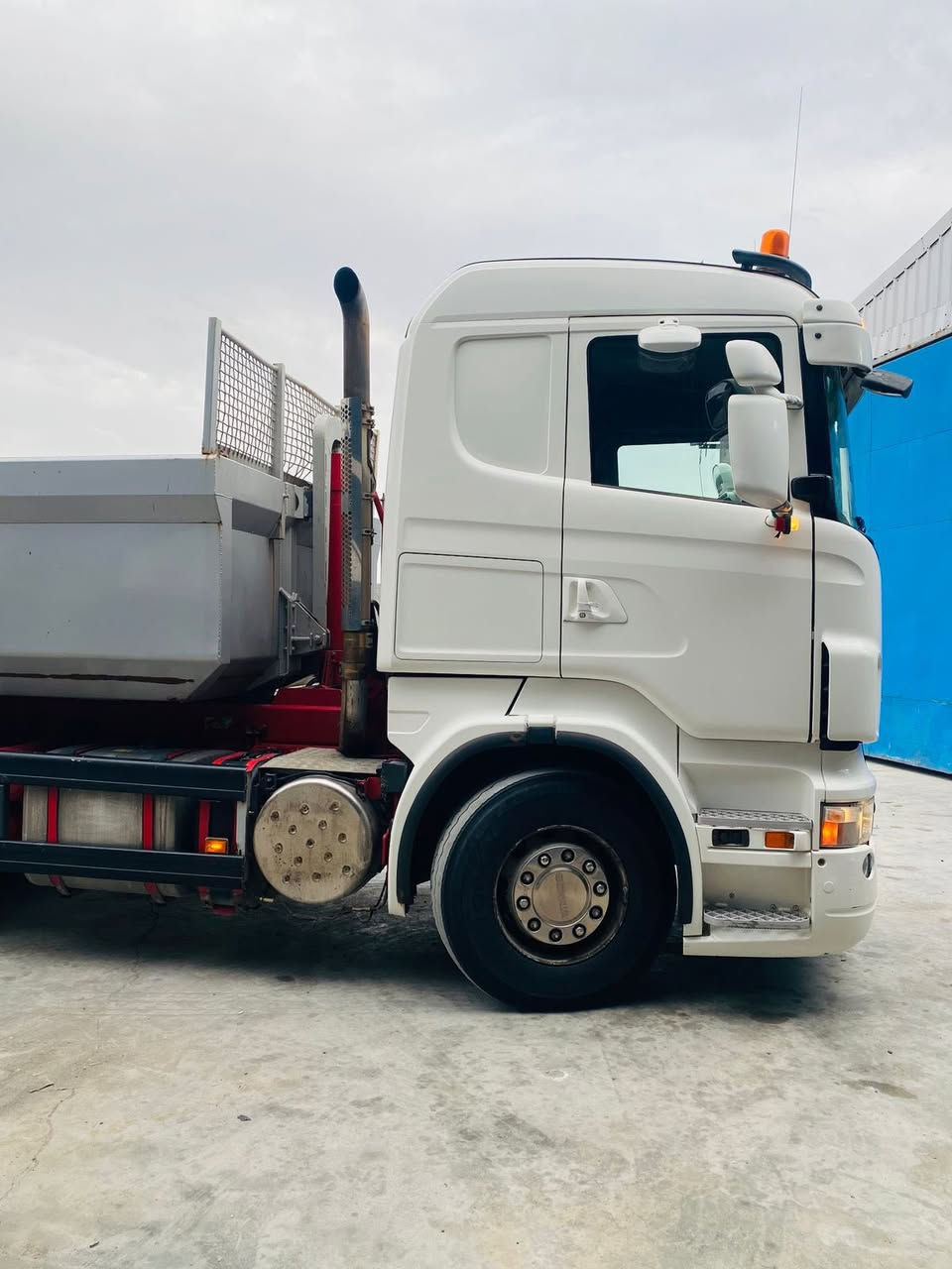 سلام عليكم سكانيه للبيع فقط موديل 2009 اصل فول مواصفات ثلاجه كاميره روتايدر كير اوتماتيك كلج باج بطن سبرنك امامي مجموعه جوبلس سنويه بسمي رقم دولي تحويل شرط السعر  للستفسار  *********** /***********
