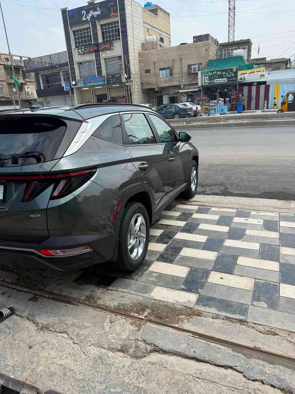 السلام عليكم توسان 23.  للبيع
وارد امريكي حادثه بس بنيد رقم بغداد
*********** 
فول مواصفات عدا الفتحه

السعر 185
