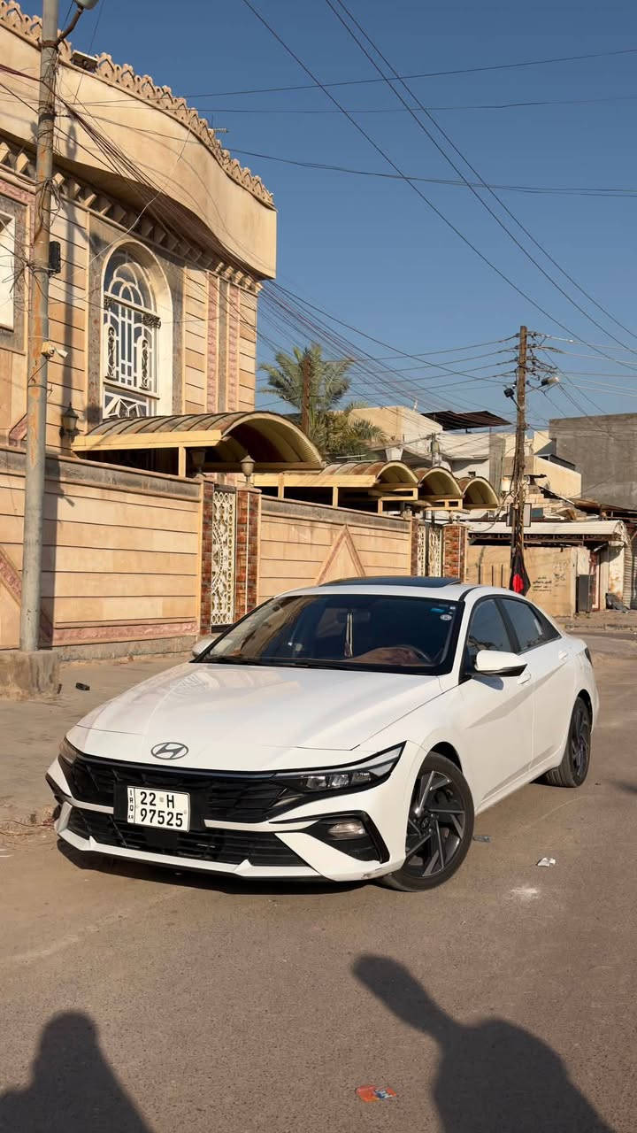 السلام عليكم
النترا تجميع صيني موديل 2024 كفالهه عامهه 

سعة المحرك : 1.5 لتر (1500cc)
كير CVT
إضاءة أمامية وخلفية Full LED
فتحة سقف
ويل كب مقاس 17 
مري جانبية كهرباء 
عينة ديجتال
قطعتين تبريد 
هاند بريك كهربائي و اوتو هولد
ماشية 37 الف كيلوو بعدها بريحة الشركة 
والسياره ع ايدي غير البانزين المحسن مامفولها 
 رايدها بـ 139 وبيها مجال للطيبين 
واسف ع الاطالة 

مكاني بصرة الجنينة 
  ***********
