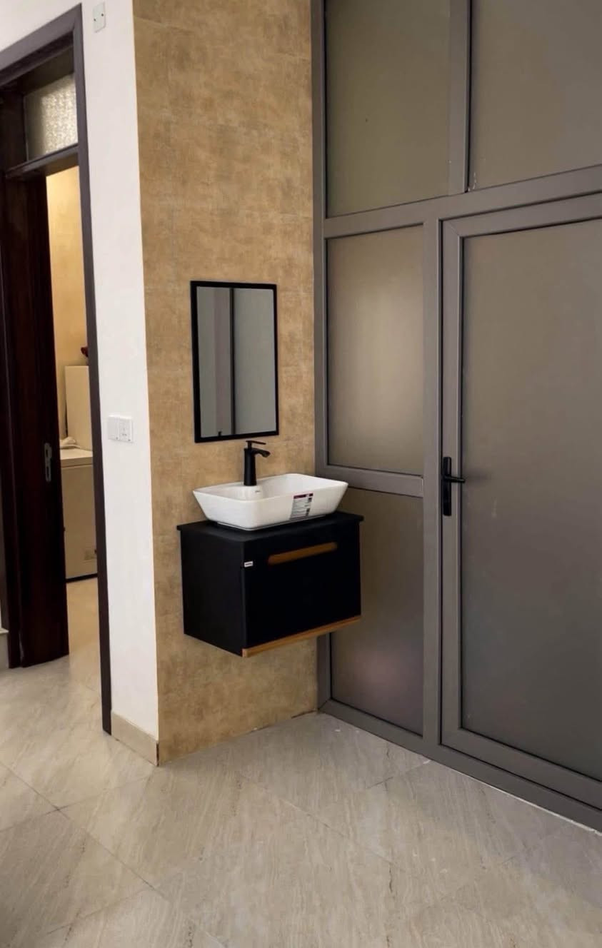 🏚️دار طابو زراعي سند 25 للبيع بناء حديث 2024 🏚️🏚️
. ((((🏢🏢🏢🏢 🧿🧿🧿)))) ⭕

الموقع / الحلــــة - حي الصحـة - قرب مدينة العاب المدهش فرع مطعم ابو صفاء الاول فرع جسر المشاة

المساحه / 100 متر طابقين

الواجهه / 10*10

التفاصيل / طابقين 

- الطابق الارضي  يحتوي ع غرفة نوم و صاله واستقبال و مطبخ  و صحيات 

- الطابق الثاني / يحتوي ع غرفتين نوم وصالة ومجمع صحيات 

للاستفســار الاتصــــــال علــــى الرقـم او واتسـاب

‏ ☎️ ‭***********‬ ☎️
‭ ☎️ 0773 538 3697‬ ☎️
