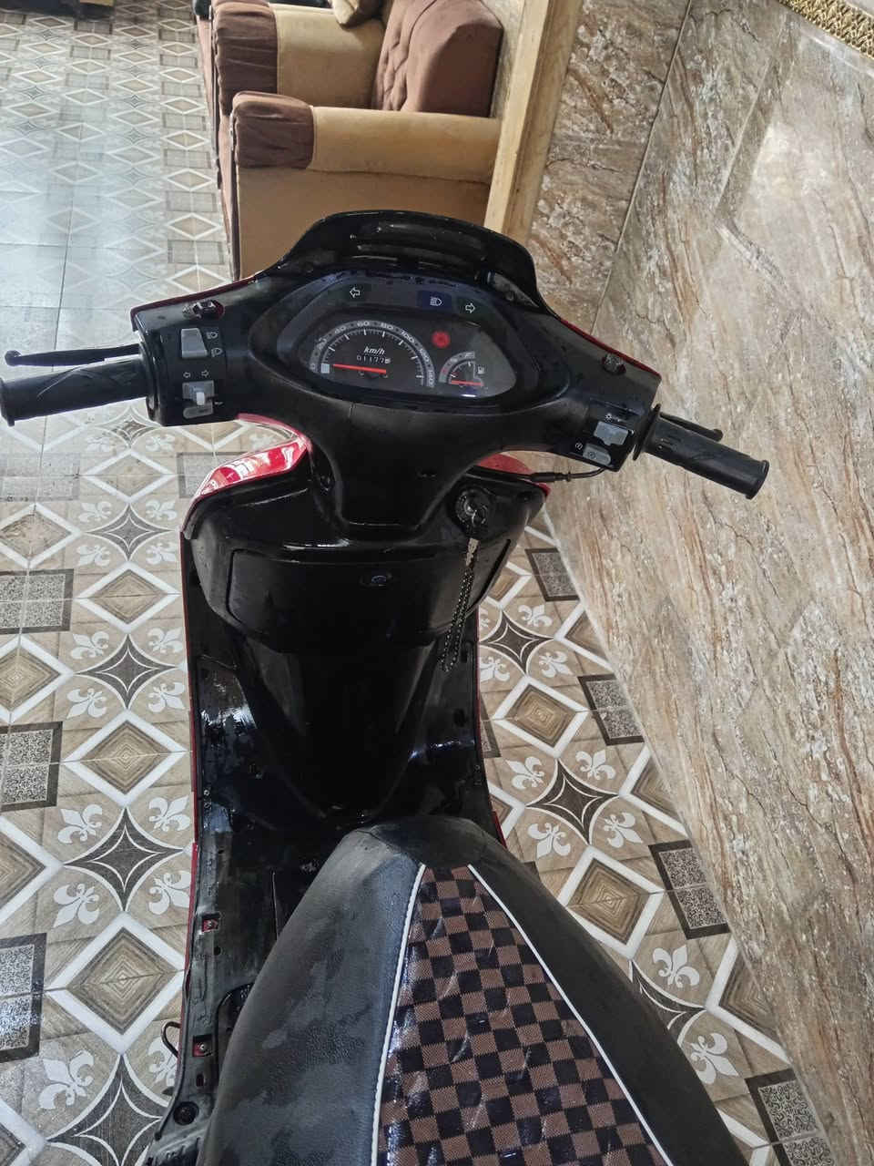 فراشه للبيع مكفوله من الالف للياء مامفتوحه نضافه 100%100 ماماشيه شي قليل
للاستفسار ***********
