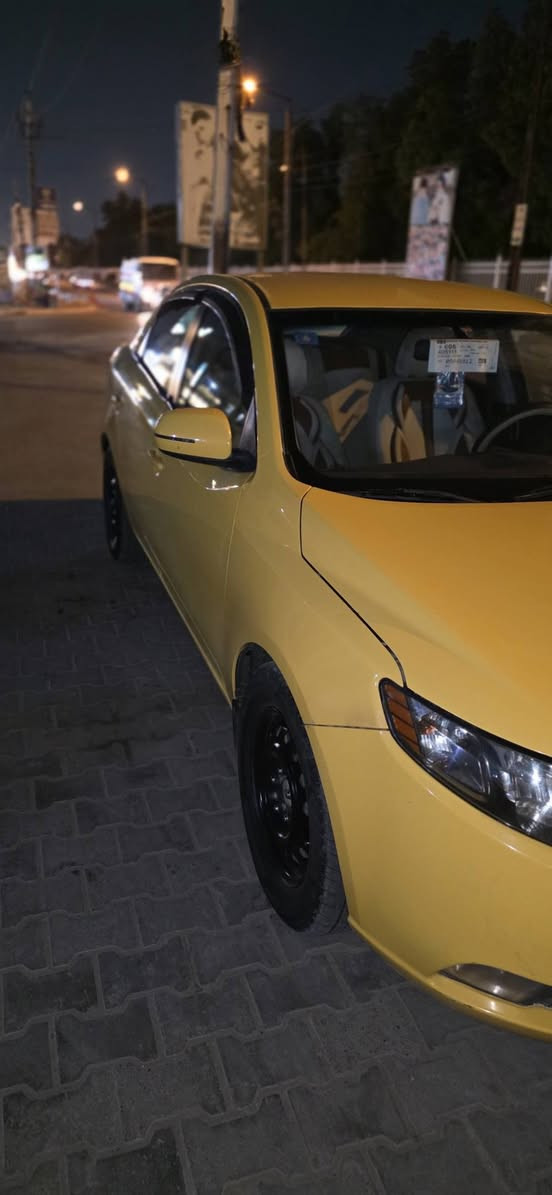 السلام عليكم فورتي موديل ٢٠١١ محرك ٢٠٠٠ دوش السيارة محرك وكير مكفول تبريد تدفئة حدادية صدر نظيفة تخم تاير جديد سيارة حادث امريكا جاملق الامامي والغد جهة السائق والباب الخلف السائق مبدل  السيارة رقم بغداد انكليزي دولي سنوية ٢٠٣٠ السعر ٩٠$وبيهة مجال ***********
