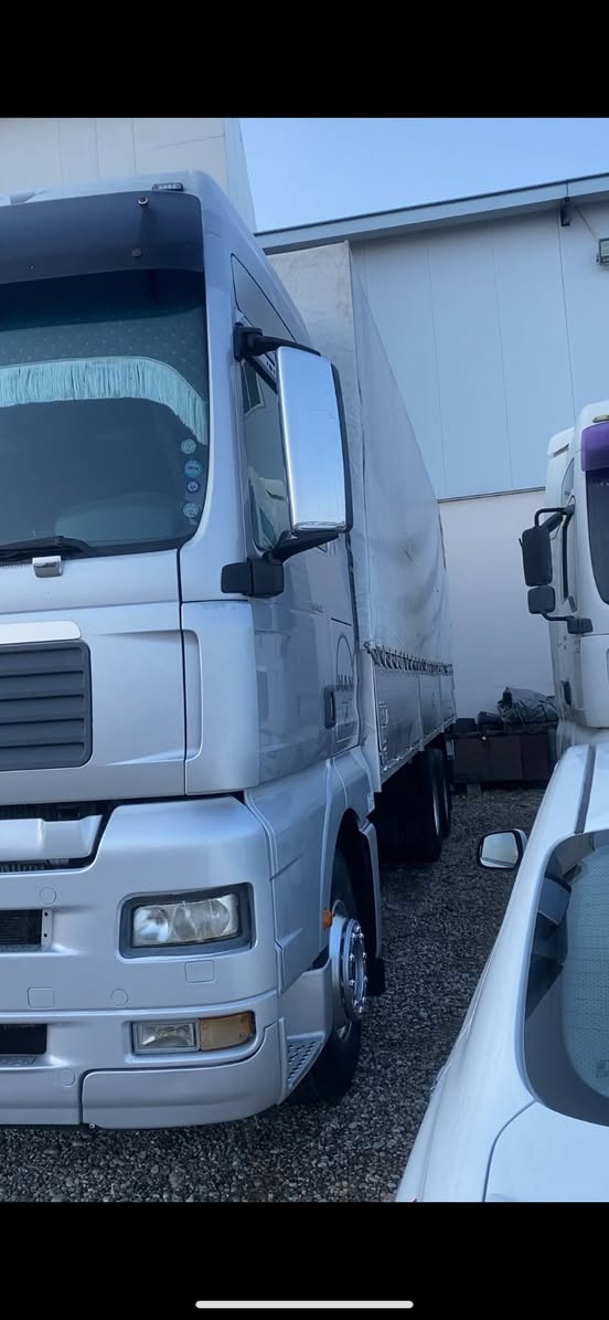 السلام عليكم سحال مان مديل2002
سياره جديده وما متعوبه كير ومحرك ستندر جدد
كير عادي 8 نمر دبل مناميه ثلاجه تخم تاير نضيف كهربائيات كلها جاهزه وبيها شغل رقم وهزه وسنويه جدد سياره بسمي سعرها 190 وبيها مجال مكاني البصرة القبله رقمي ***********
