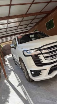 للبيع لاندكروز مويل2025مواصفات فول مكفوله كفاله عامه محرك 6سلندر 3600د...