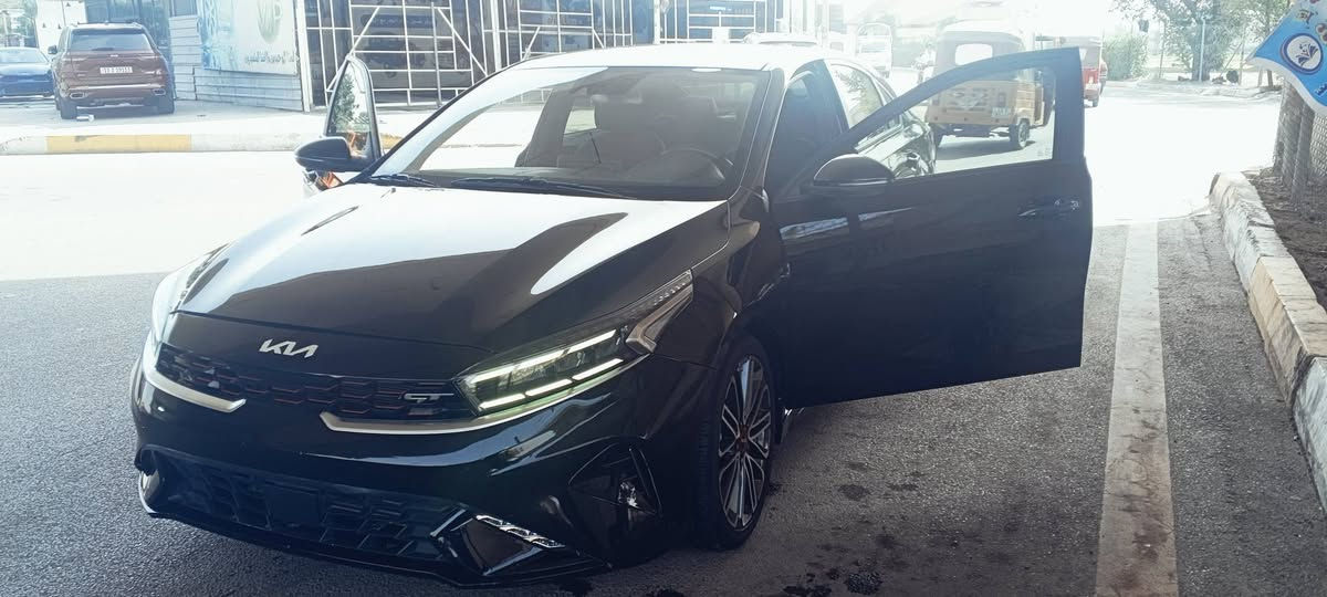 🚗 للبيع — Kia Forte GT 2024 بدون رقم اني المستورد باسمي 
سيارة شبابية بشكل رياضي ومواصفات حلوة
وارد أمريكي 🇺🇸
المواصفات:
• شاشة كبيرة
• كامرة خلفية
• تحكم ستيرن فول 
• جنوط رياضية GT
• لايتات LED
• وضعيات قيادة
• نظام أمان متطور
✨ السيارة نظيفة جداً ومرتبة
✨ شكل رياضي مميز
✨ جاهزة للاستخدام فوراً

📊 الممشى: 1000 ميل فقط (تقريباً جديدة)
🔧 الحادث:
تبديل بنيد أمامي ونصبغ السيارة وبيه ايرباك ستيرن وبرده ومبدل 
والتصليح مرتب وجاهزة للاستخدام

💰 السعر: (14000$ ) يعني 140ورقه وبيه مجال للشراي 
📍 الموقع: بغداد
📞 للاستفسار: (***********)
⚡ سعر مناسب مقارنة بالموديل والمواصفات
⚡ الجاد يتواصل خاص أو اتصال

