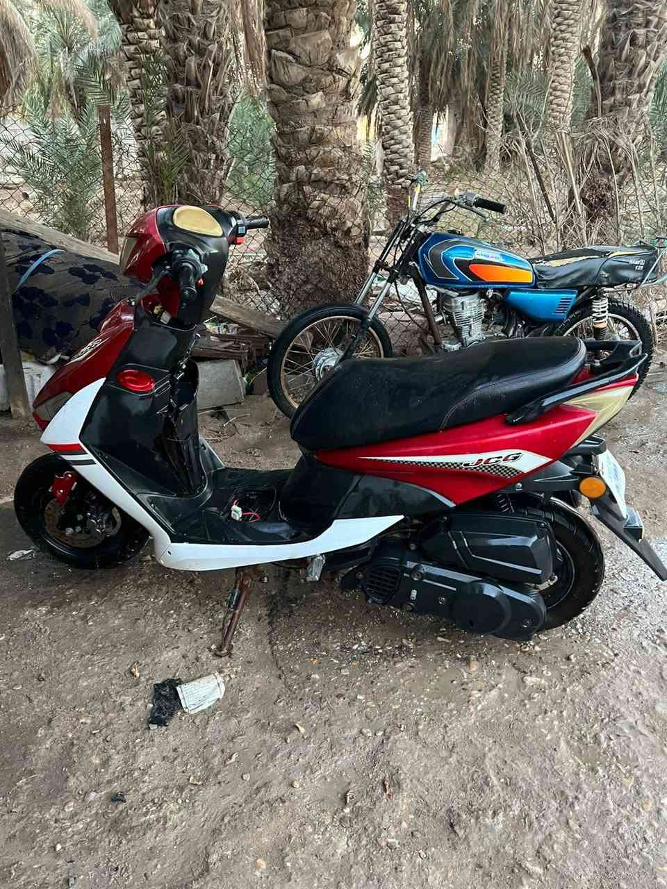 دراجه ماكس صيني. لبيع سعر 100 غفل  راد اله تجفيت. واكسن. كهربات. شغاله. ***********
