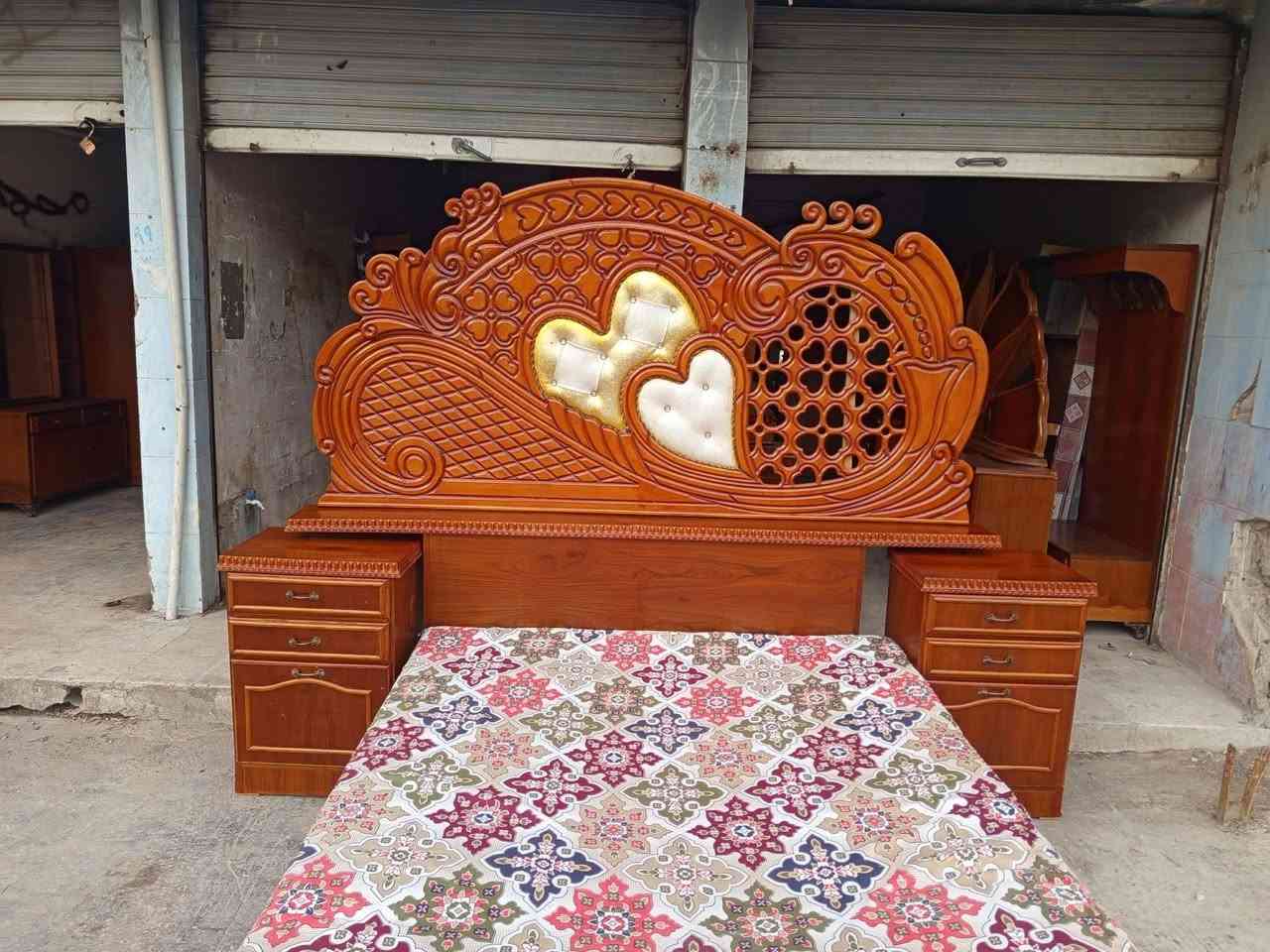 تخت نفرين شرط شرط النظافه شغل ثقيل حيل سعرها ١٥٠ الف
***********
