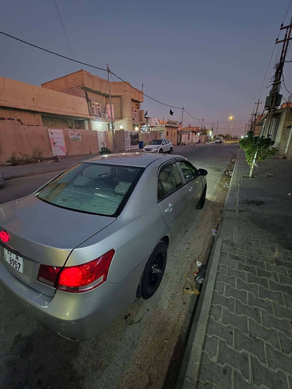 Byd G3 2013
بـ اسمي رقم واسط إنكليزي 

مصبوغه  عام  جماليه ومحوره كورلا كير ومكينه 1600تبريد ثلج صدر امامي تعبان شويه  سنويه 30تنتهي  شرط تحويل 43وبيها مجال قليل المكان كوت ***********
