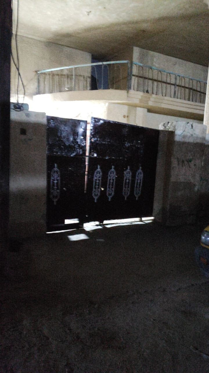 اسلام عليكم بيت للبيع سند ملك صرف مساحة200 واجهية10 نزال20 مكون من غرف2 استقبال مطبخ حمام داخلي مرافق خارجي مجاري تأسيس جديد سبتتنك جديد  
المكان الحصوة قرب جامع الرسول
السعر85وبيه مجال قليل
الاتصال*********** بي واتساب
