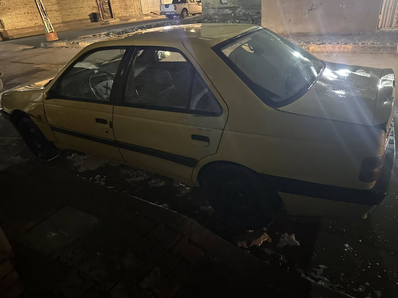 بيجو اكد2016 للبيع سيارة خير من الله كير مكينة تبريد نعمة  هزة جديد هيئة مصفرة غرامات مصفرة رقم جديد سيارة جاهزة تحويل ثاني يوم ابسمي السيارة لكشر كما موضح بلصورة مكاني بغداد حي اور السعر ٣٥ وبيهة مجال بسيط للتواصل 
***********
