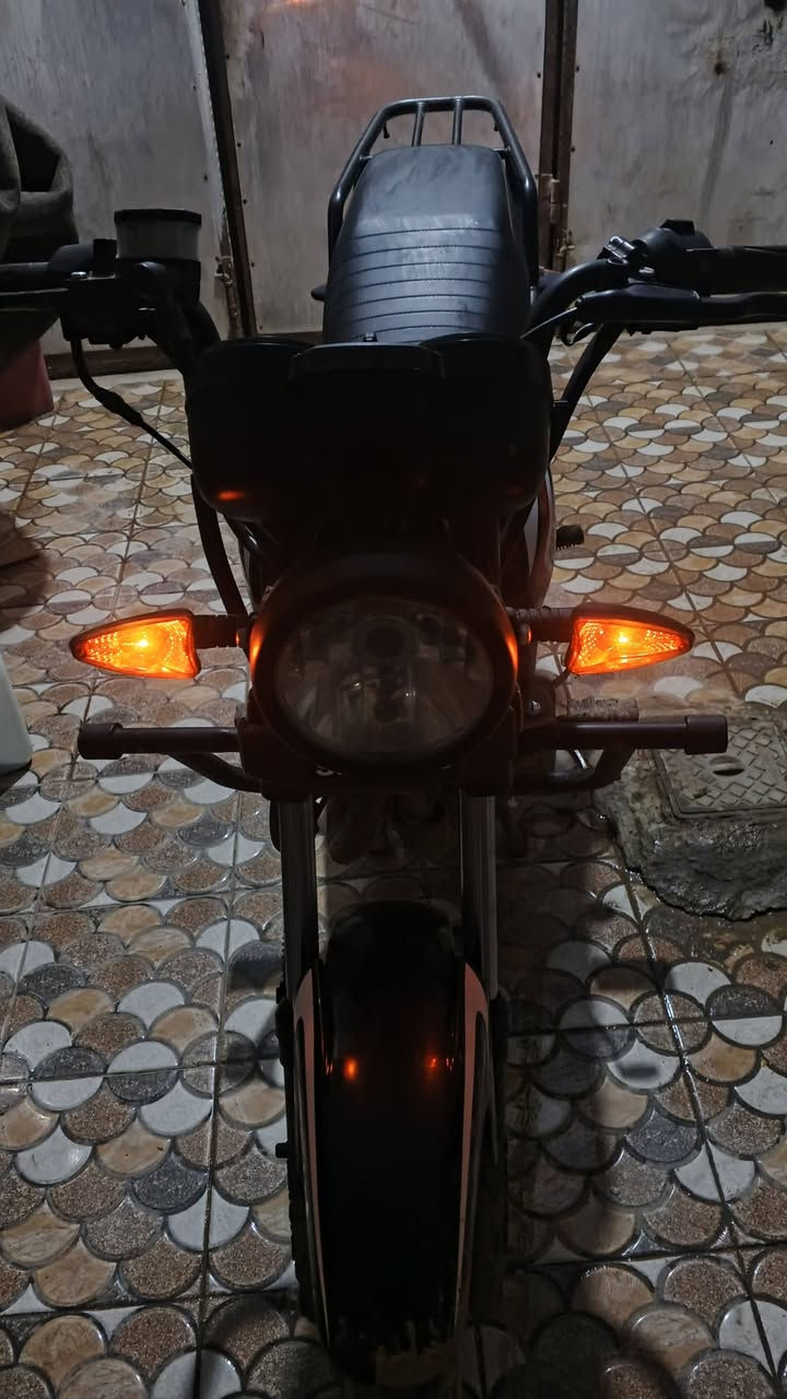 سلام عليكم دراجه شاينك للبيع موديل 25 مكفولة من كلشي  اوارق كامله مكاني بابل القاسم ***********
