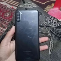 هاذه الجهاز نضيف اي 11 ذاكره 64 مبدل بس شاشه مكاني بغداد  رغمي 0750613...