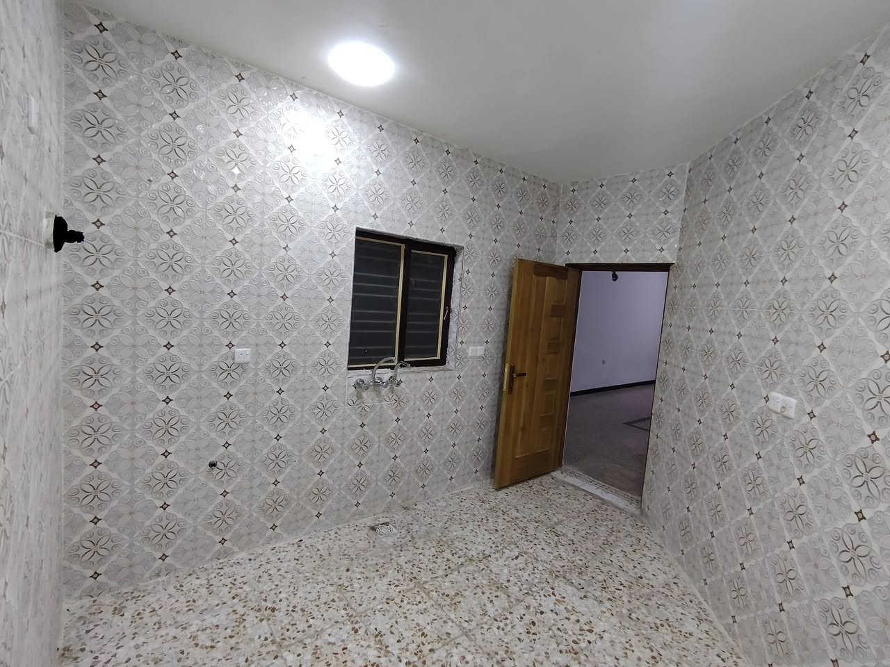 غرفه وصاله بل محامين طابق ارضي مساحة ٩٠ متر
ايجار ٦٠٠
للإستفسار واتساب ***********
