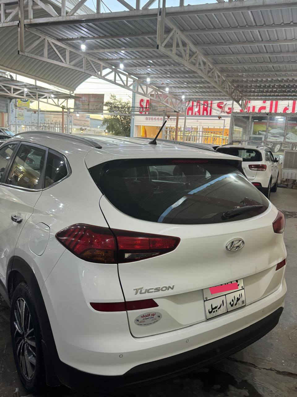 سلام عليكم توكسان مديل 2020
رقم اربيل
ماشيه 100حقيقي
مكفولة كفالة عامة لاصبغ ولا بارد ولا فتح
محرك مكفول من كلشي
موصفات فول 
كشنات اثنين كهرباء 
كامره 
شاشه 
وحساسات 
اشاير لكزز 
مكفوله حته الدعاميات 
المكان النجف الاشرف 
السعر 195 بيها مجال الحك الجيه 
رقم الهاتف. ***********بي واتساب
