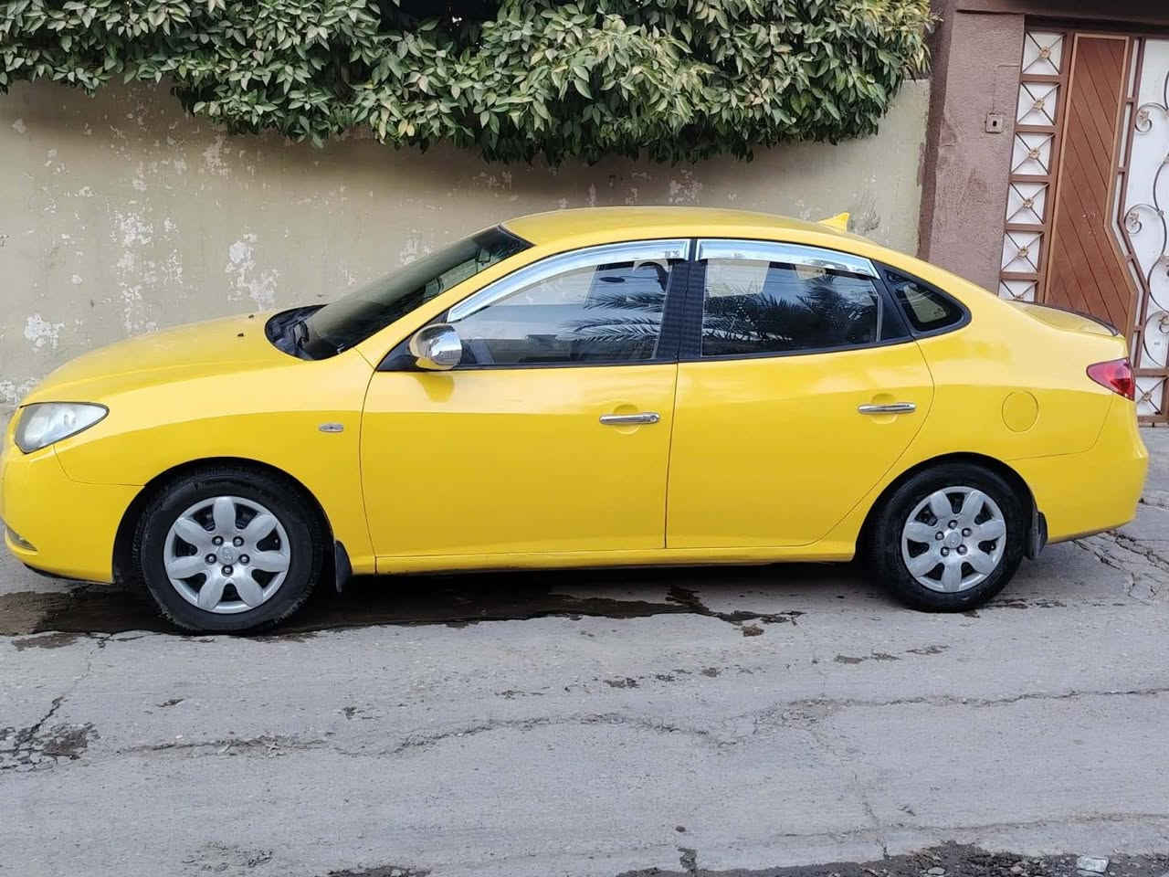 افانتي مديل2008 محرك بيه صوت رواجس نطي فحم والكير شرط بيها جاملق وبوند معجون تلقيطات وبيها بين البوند والباب السايق بدوسه معجون قليل وتلقيطات معجون بدون دواخل السعر95وبيها مجال***********
