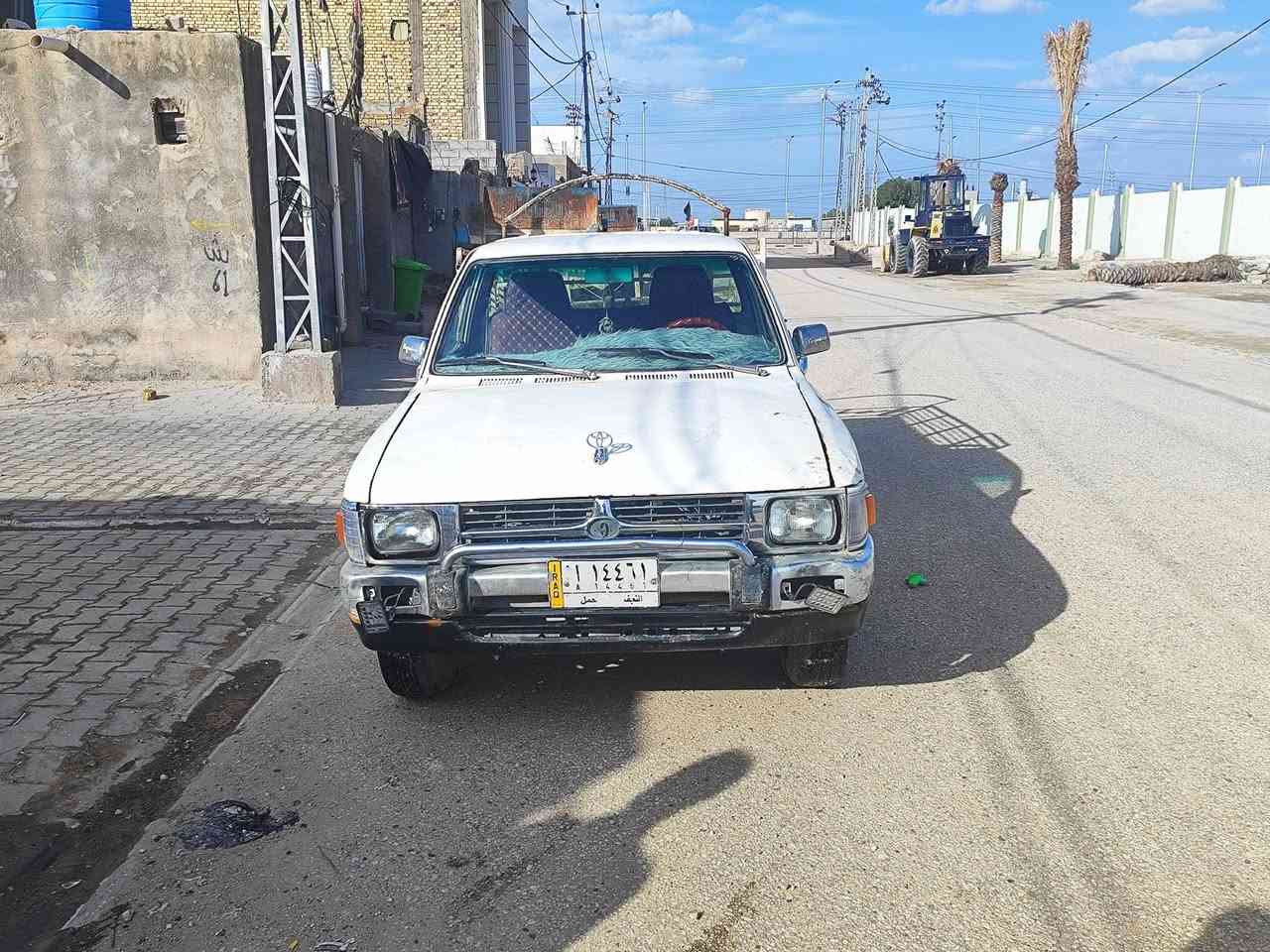 تيوتا ياباني 91 للبيع مصلحه جديد ومصبوغه صبغ جماليه رقم نجف الماني سنويه ساقطه السعر 40 وبيها مجال***********
