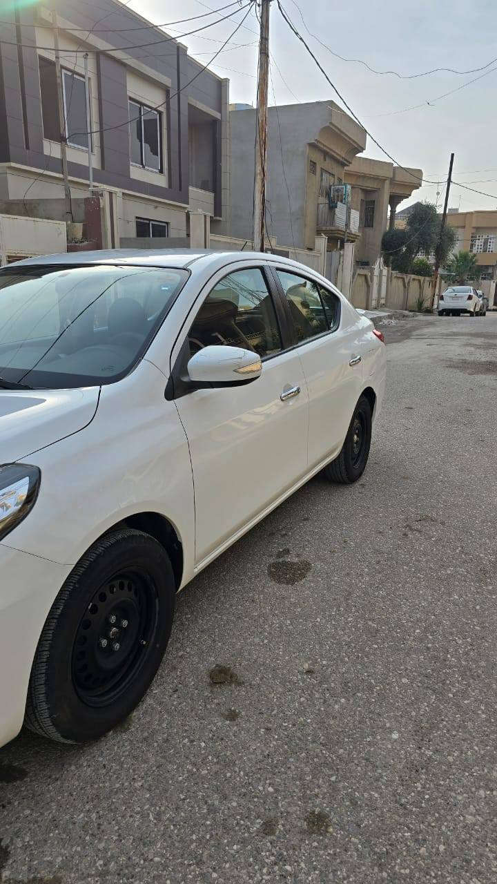 نيسان صني 2023
بيها تعديل خفيف على البارد بالجاملغ من جهة النفر وتعديل خفيف ببداية الجاملغ يم اللايت من جهة السايق ...
شاشة كامرة خلفية حساسات اربع جامات كهرب السيارة ماشية ٥٠ الف كيلو والسيارة جديدة ما ناقصها شي واحلى من الصور مكان السيارة موصل 
التواصل على الرقم غير متواجد على الفيس ***********
