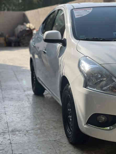 بيع او مراوس 

السلام عليكم ورحمة الله وبركاتهُ 
نيسان سني هندي بليتة زرگة موديل ٢٠٢٥ ماشية ٥ الاف رقم اربيل السيارة كفالة عامة من الزلغ ما شايفة شي اسمه بانزين عادي كلة محسن ودهن اصلي السيارة مدوشمهة من الداخل الارضية والبيبان كذلك مغلفات والدشبول وحيل معتني بيهة صار شهرين من طلعتهة من المعرض السيارة رايدهة ب ١٤٠ وبيهة مجال  والشراي يتدلل ويشلع عيوني❤️
