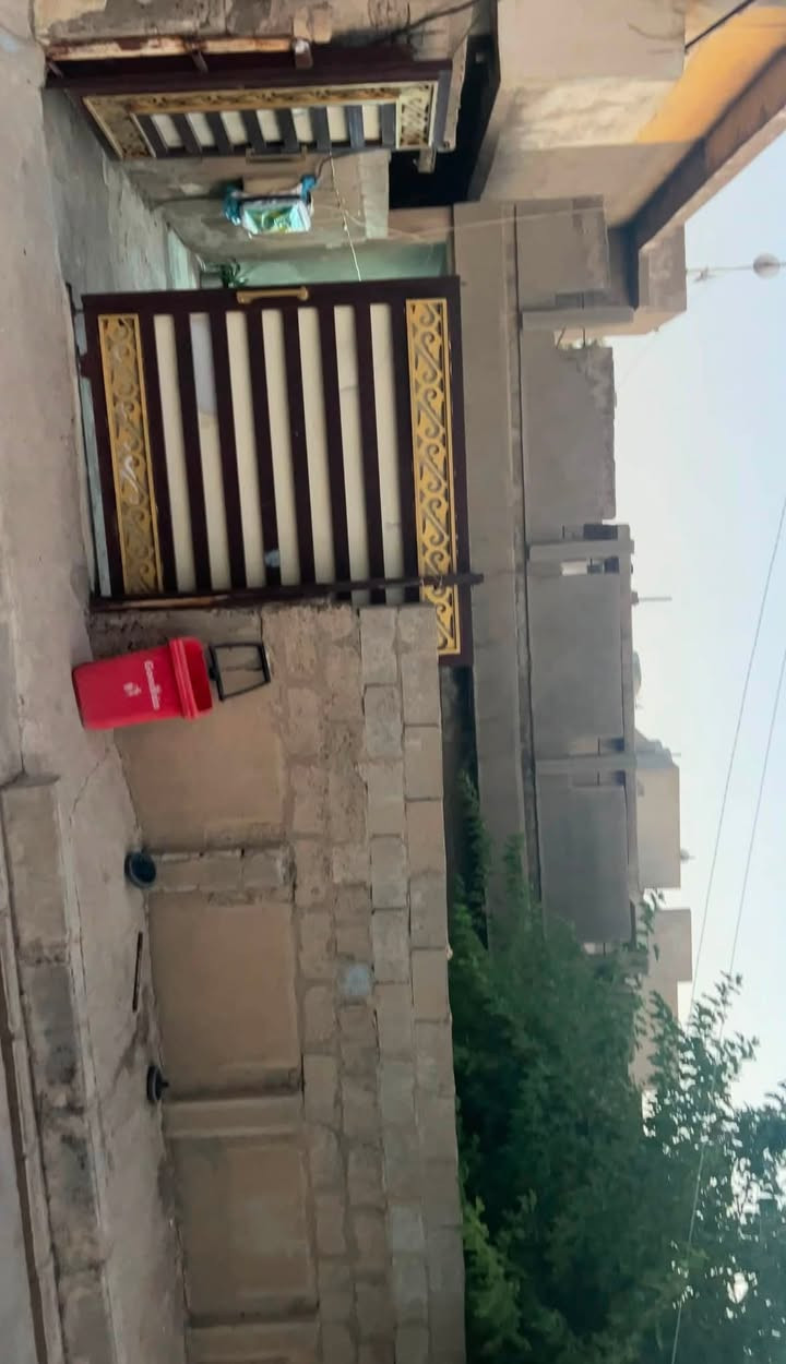 🏡 للبيع – فرصة مميزة

السلام عليكم ورحمة الله وبركاته،

يتوفر بيت للبيع (بناء قديم) في موقع مميز.

📍 الموقع:
واحد حزيران – شارع عبدالرحمن، قرب جامع إبراهيم الخليل.

📐 المساحة:
200 متر

📄 نوع السند:
طابو صرف

💰 السعر:
150 مليون دينار عراقي وبي مجال.

لمن يرغب بالاستفسار أو المعاينة، يرجى التواصل على الرقم:

📞 ***********
