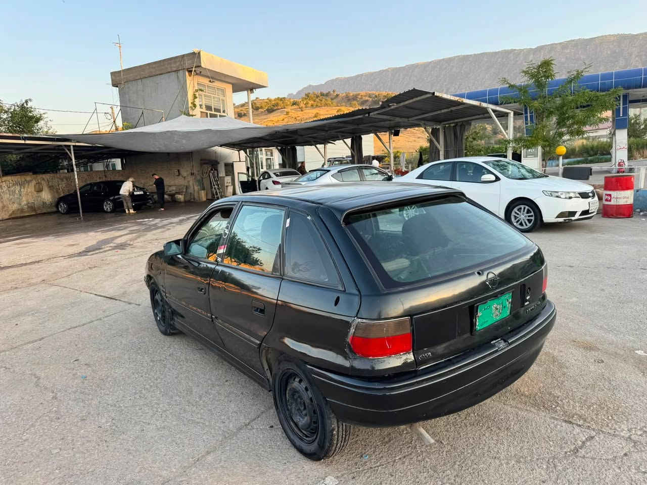 مؤديل93 مةكينه 18گيرو مةكينه بةشةرتى فيتةر سةناويو واكةلة ئةواليةت بةشةرت موسو براوه دةحمو لئدران بةشةرت كارةبةى گشت مةزبوته سةيارةكة 250مةسراف تئدانيه زؤر كام بةنزين دةخوات سحر18$ گؤرينةواش دةكةم شوئن شةقلاوه***********
