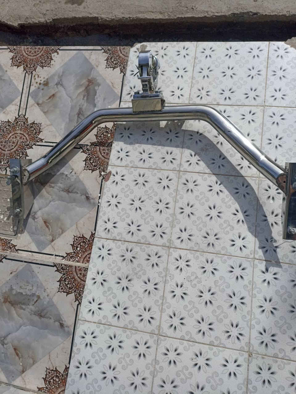 سلام عليكم دوله الاغراض مال مرزي هايلوكس مستعمل شهرين فقط سعرهن 235الف وبي مجال ***********
