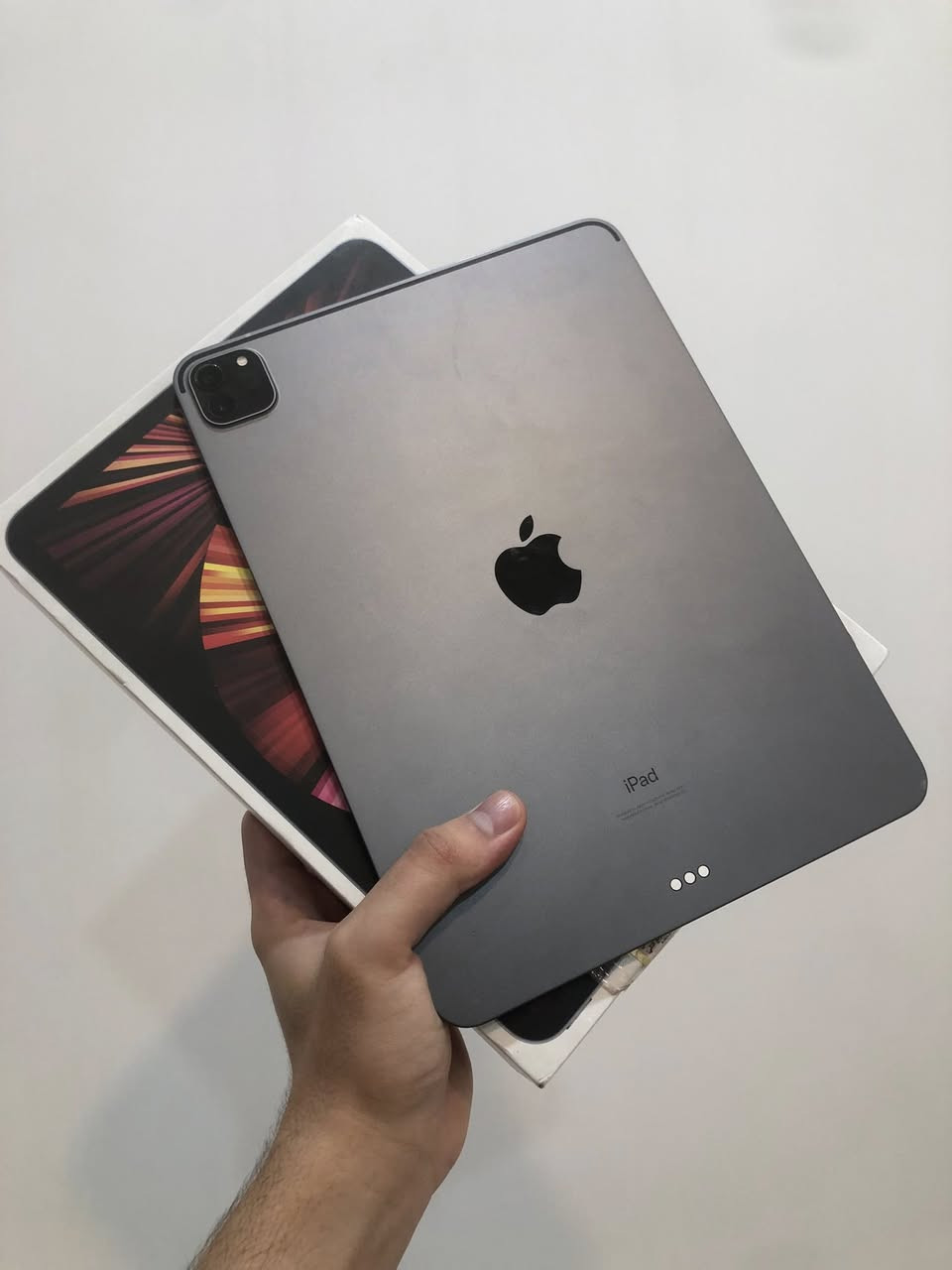 للبيع ايباد 11 برو M1
ماستر
ذاكرة 128GB
لون Space gray 
الايباد كامل ملحقاته ويا لزكة وگفر
نموذج M
نظافة 100‎%‎
ما مفتوح ولا مصلح
مكفول من التبديل والكسر والشخوط 
 كلشي شغال
استخدام دراسة فقط 
السعر خاص


**إذا كنت صاحب هذا الإعلان وتريد حذفه لأي سبب، رجاءا أرسل رسالة إلى الدعم الفني**