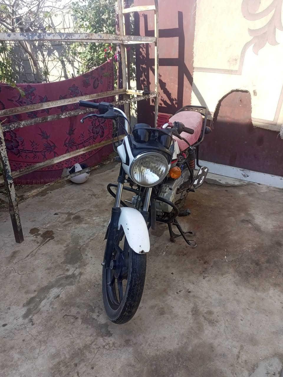 السلام عليكم دراجه بوكسر 2019 اوراق مكينه بيها دخان السعر 450 وبيها مجال المكان  بعقوبه زهره لاستفسار ***********/***********
