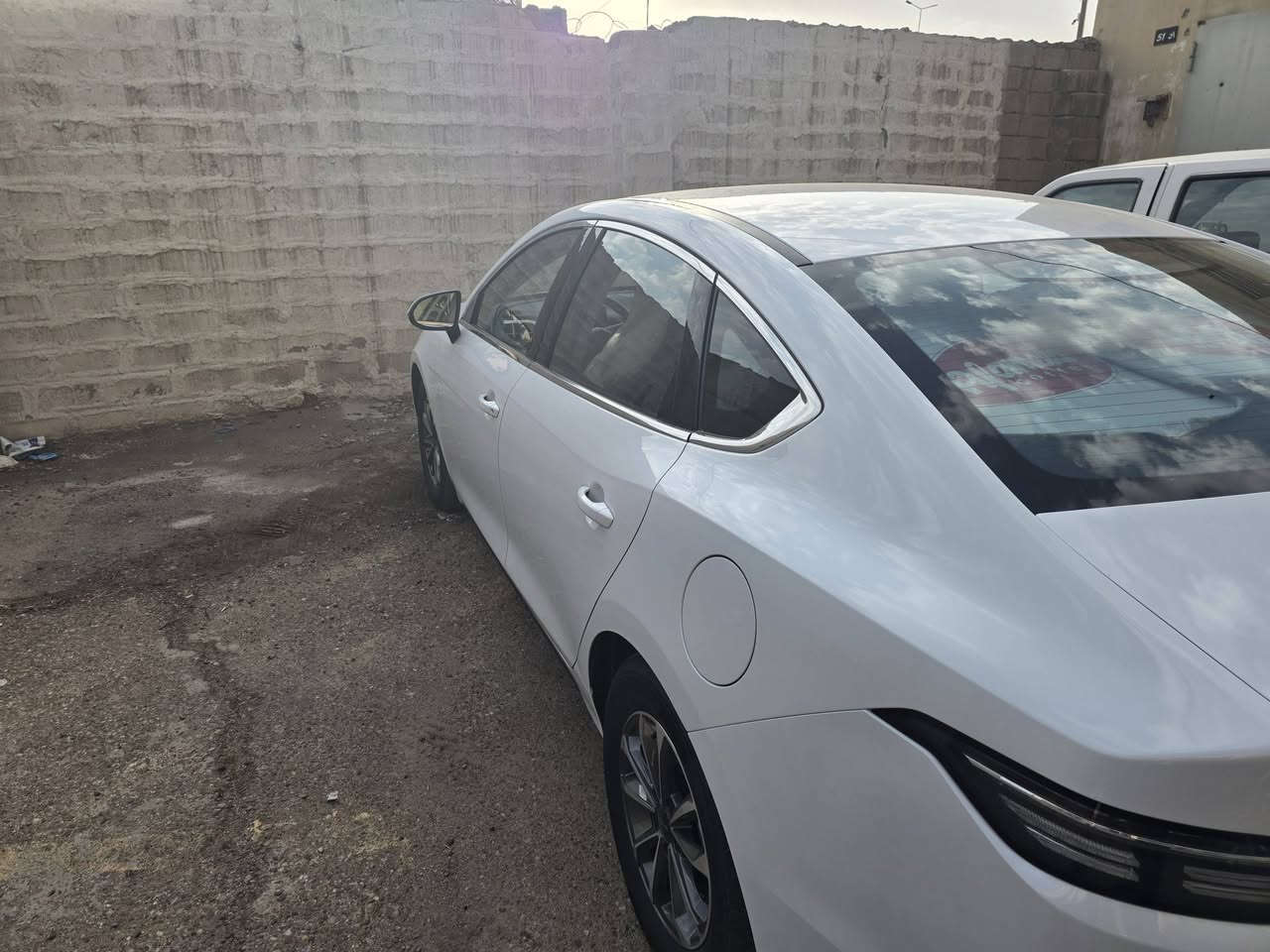 BYD
مرقم بغداد بأسمي 
دستروي ابيض
ماشية ٢٧٠٠
غراضاها كاملة وياها 
١٩١٠٠
شارع حيفا
***********
