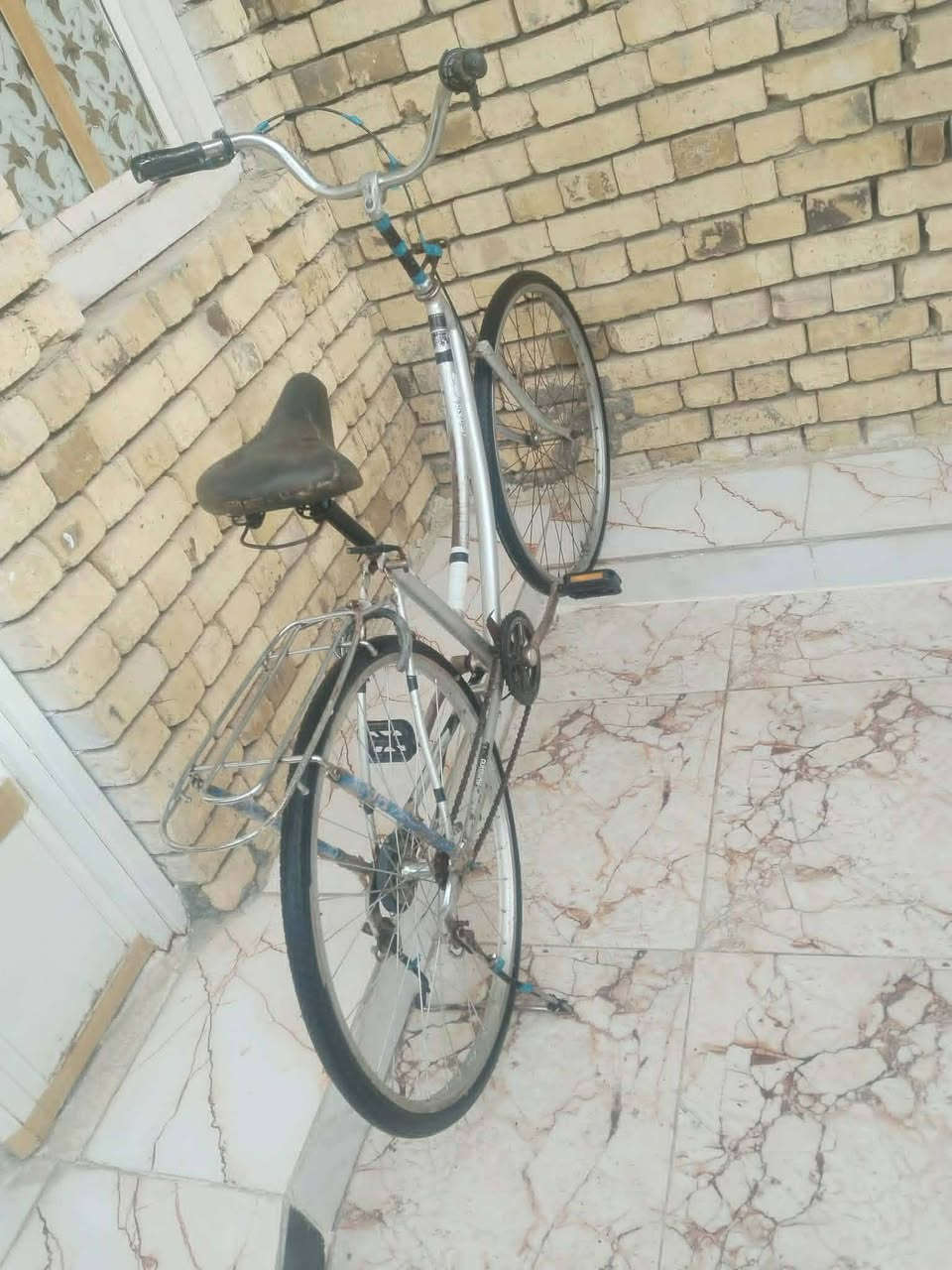 باسِكل للبيع
سلام عليكم 
بايسكل للبيع حجم ٢٦
نضافه شوفت عينك 
كامل ماعوزه شي 
السعر بل خاص 
اليريده يراسلني 
#مكاني_الغراف


**إذا كنت صاحب هذا الإعلان وتريد حذفه لأي سبب، رجاءا أرسل رسالة إلى الدعم الفني**