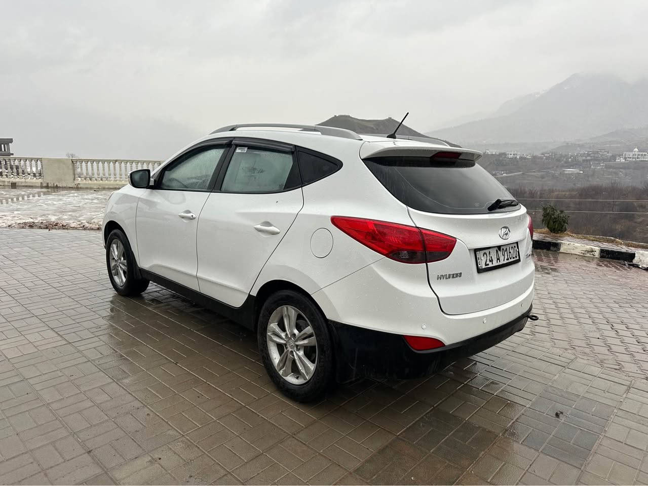 بوو. فروتنئ  
   نقد + قست بئ كفيل بئ رهينه 
   هوندا تكسون  2012 
   صبخ. نيف بولند. 
   رقم سنه وى جديد 
   گير مكينه شرط 
 مواصفات. داخل كريم شاشه كاميره 
تحدث سرعه 
 85 $ ورقه مقديمه هيفئ ٣٠٠$ 
     *********** اكر, نينوى
