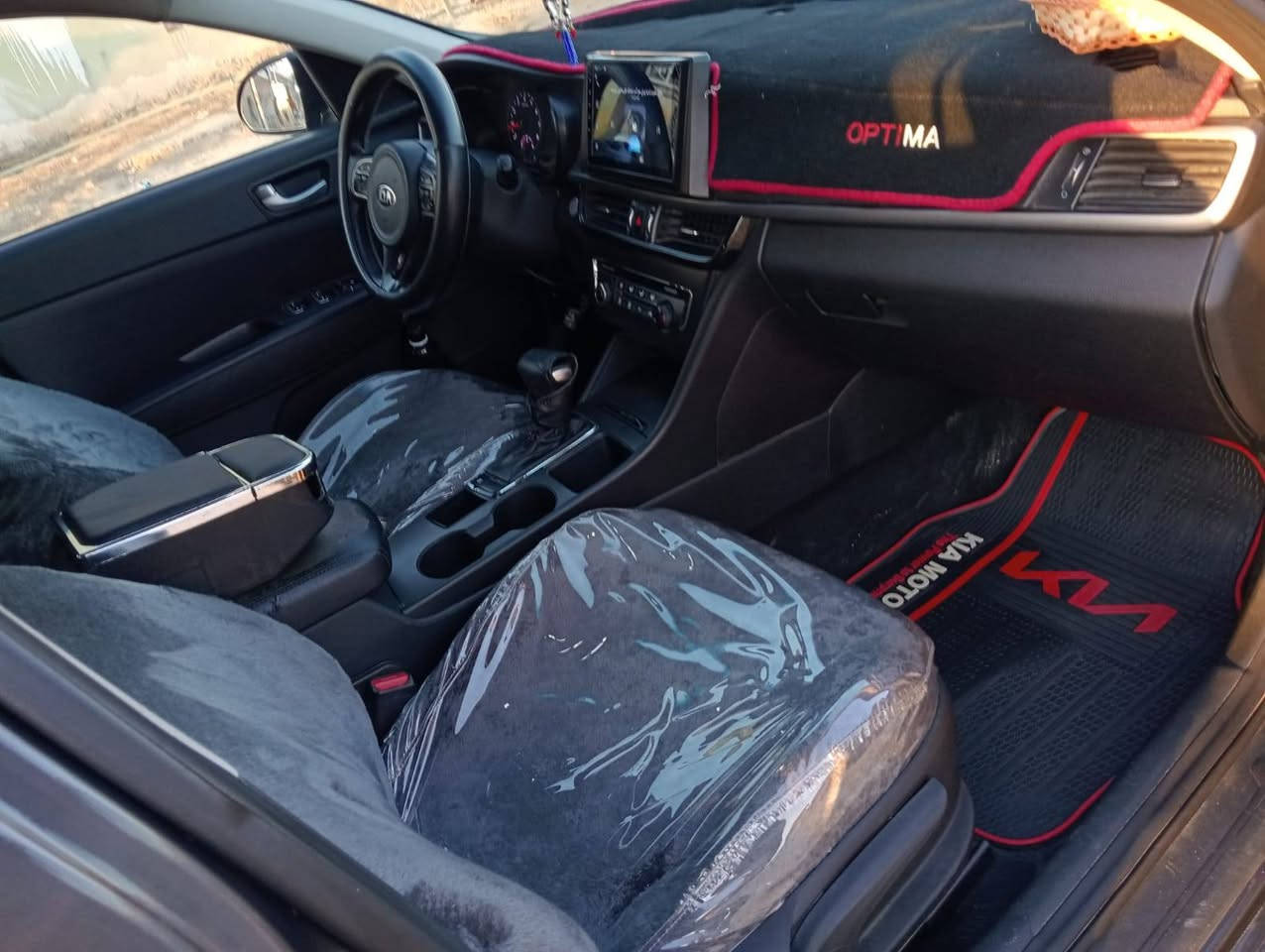 السلام عليكم ورحمة مكلف بالنشر
موديل 16 وارد أمريكي حادثها جاملغ وبنيد بدون أي دواخل مكينه 1600 تيربو
***********
للمراوس فقط بكارنز او راندو
العنوان ديوانية
