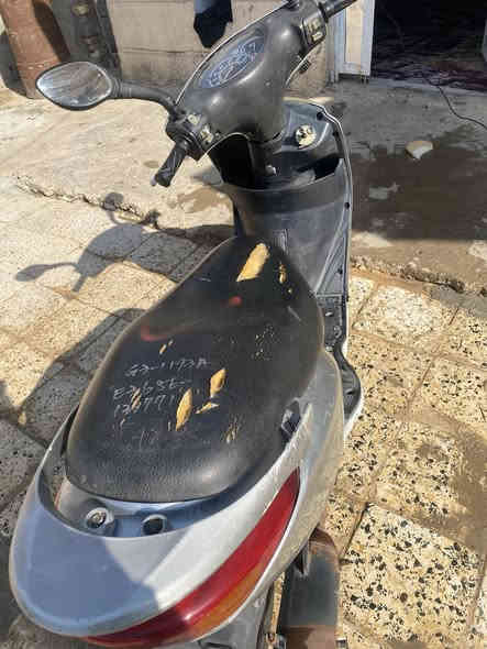 دراجه البيع سعر خاص شرط ما مفتوح بيه برقي واحد عوزه باتري تشتغل سلف وكرهبايات وبكان رفاعي يم سيد مناحي رقم ***********
